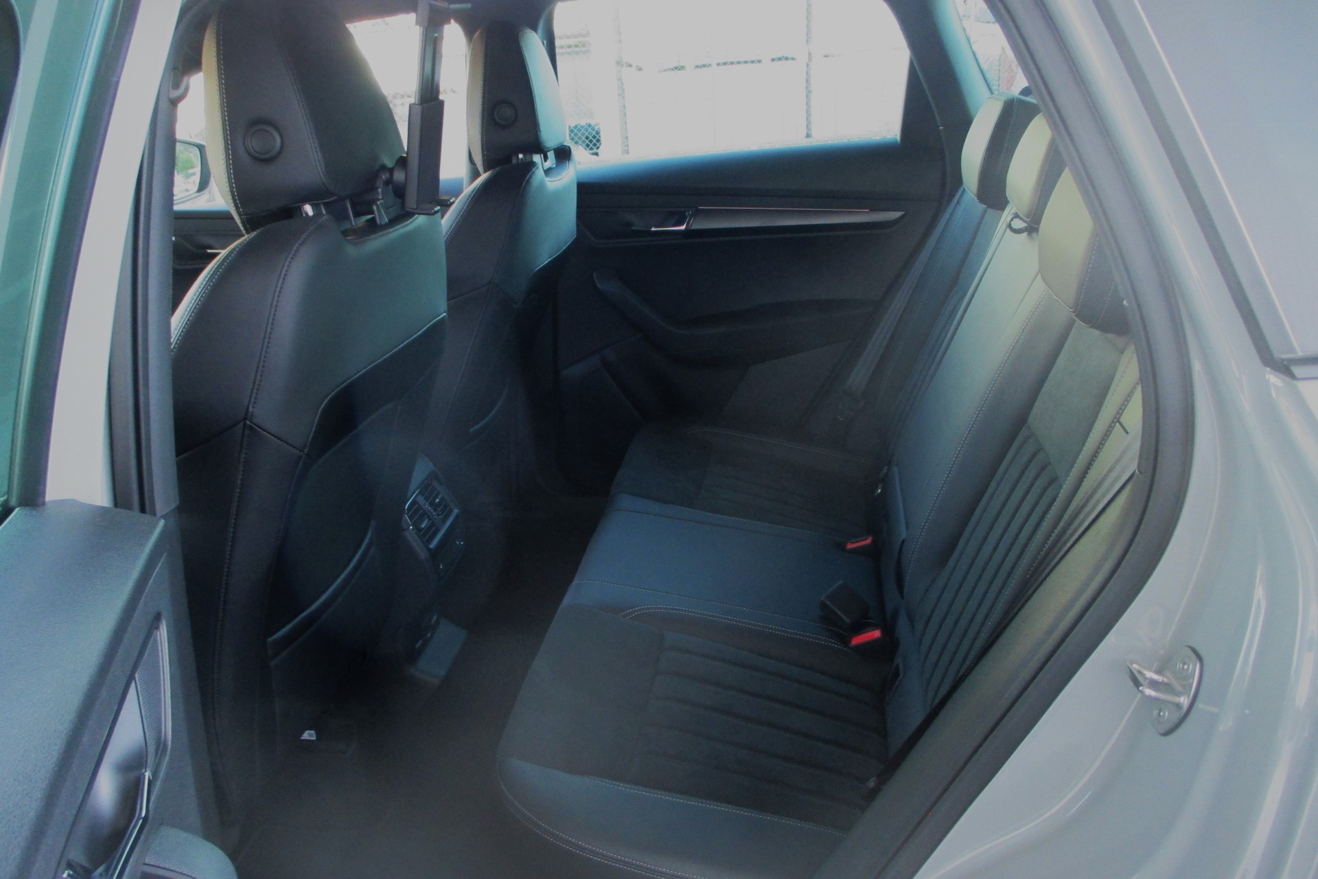 SKODA Karoq 2.0 TSI SportLine 4x4 DSG-image-5
