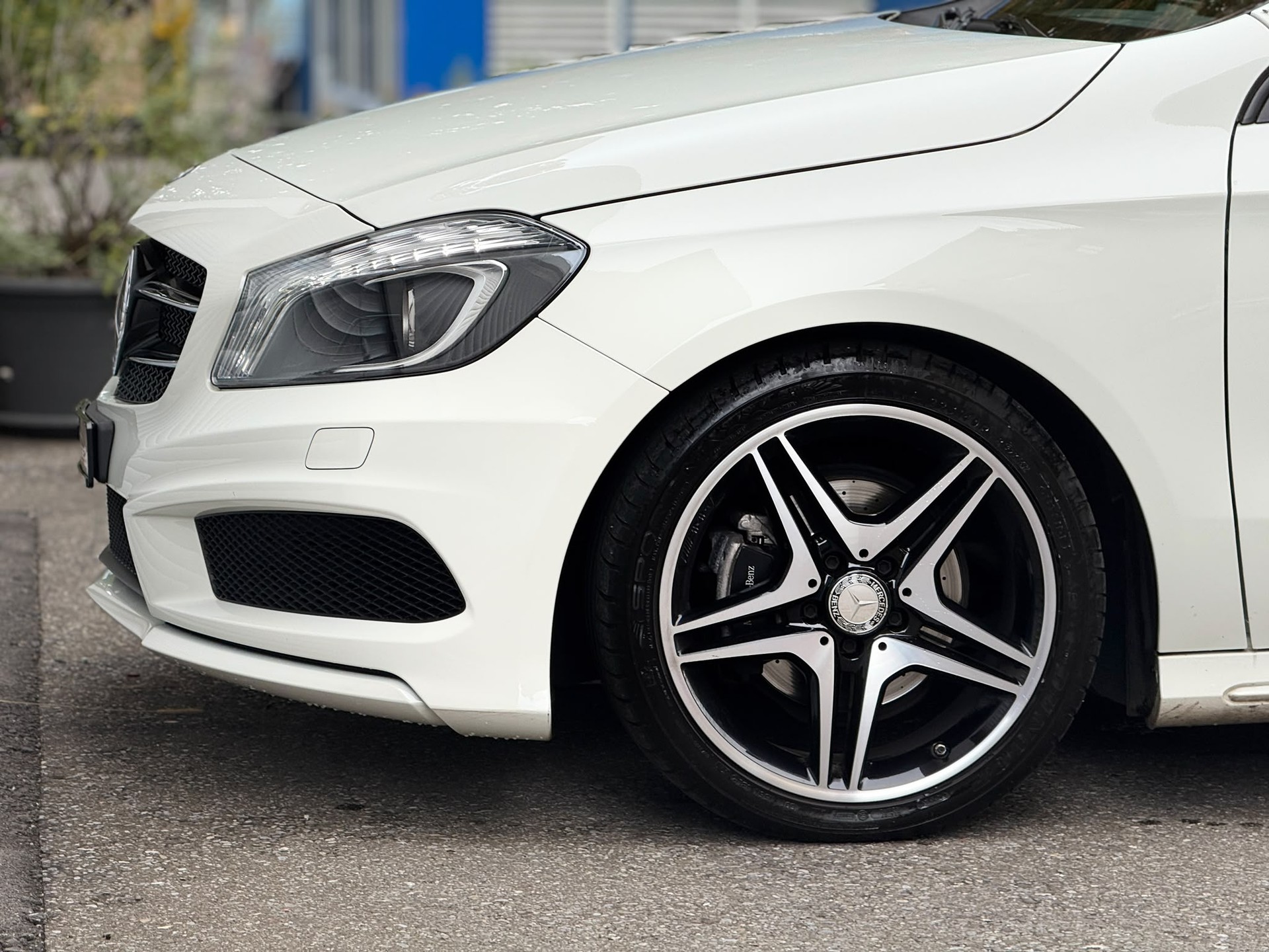 MERCEDES-BENZ A 180 AMG Line-image-6