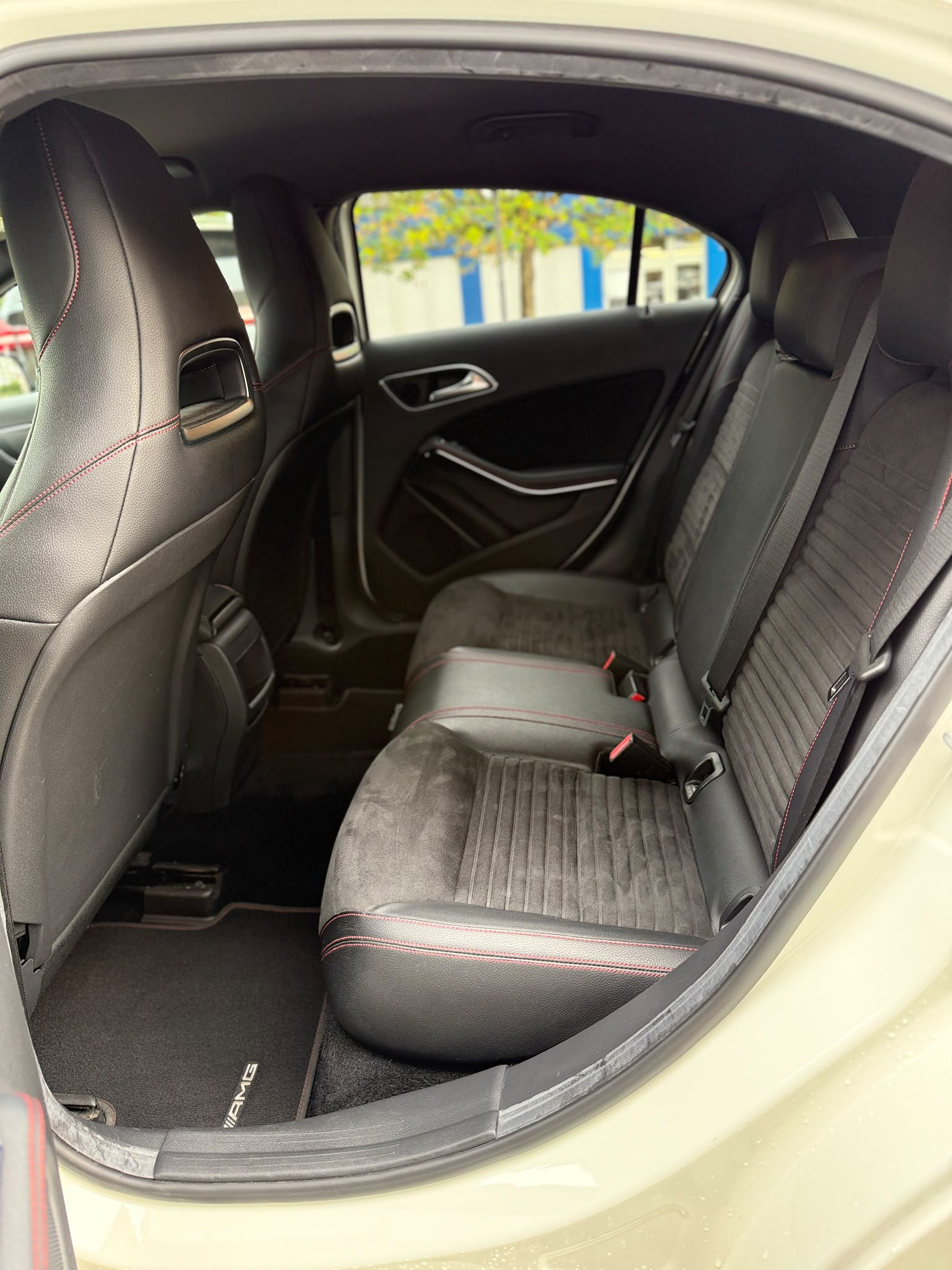 MERCEDES-BENZ A 180 AMG Line-image-10