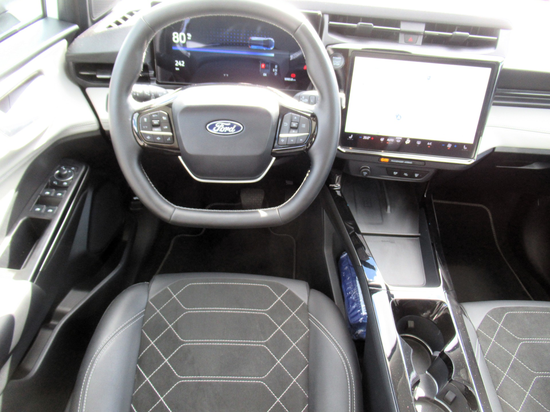 FORD Puma Elektro 46kWh Premium-image-8