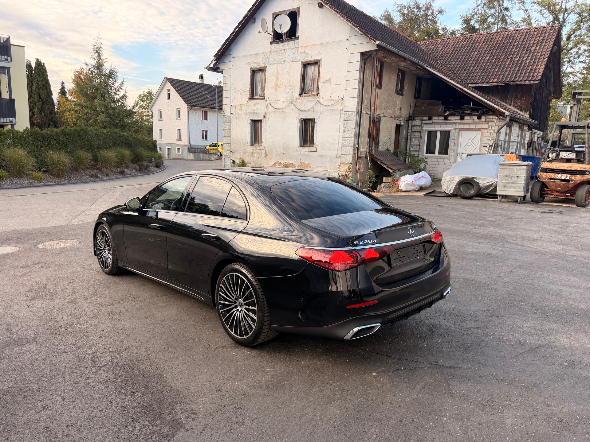 MERCEDES-BENZ E 220 d AMG Line 4Matic 9G-Tronic-image-9