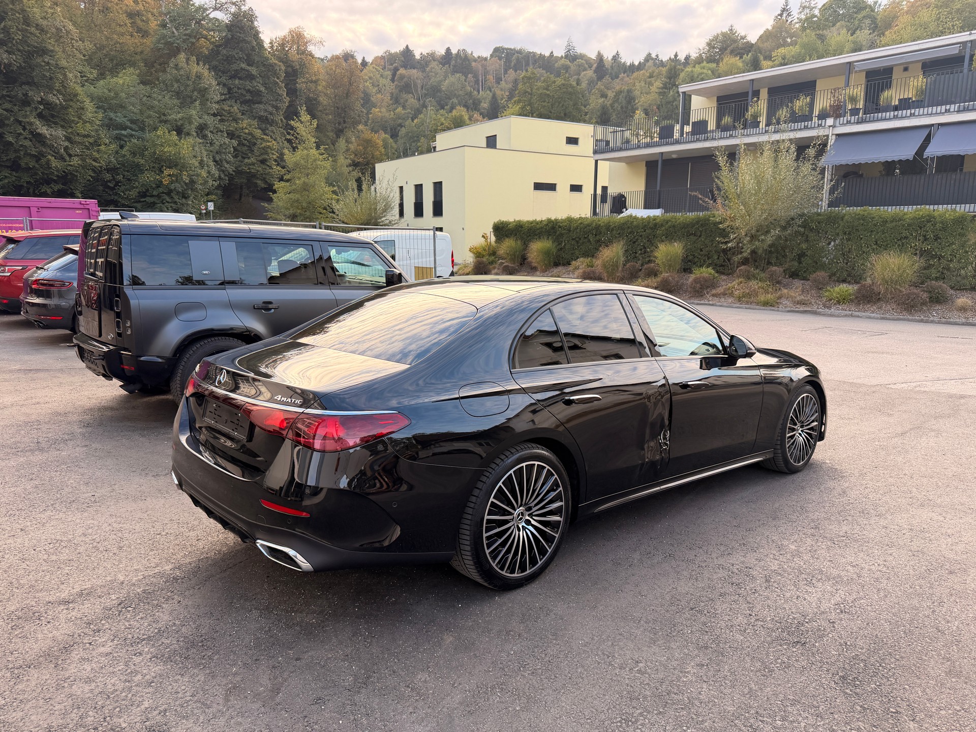 MERCEDES-BENZ E 220 d AMG Line 4Matic 9G-Tronic-image-5