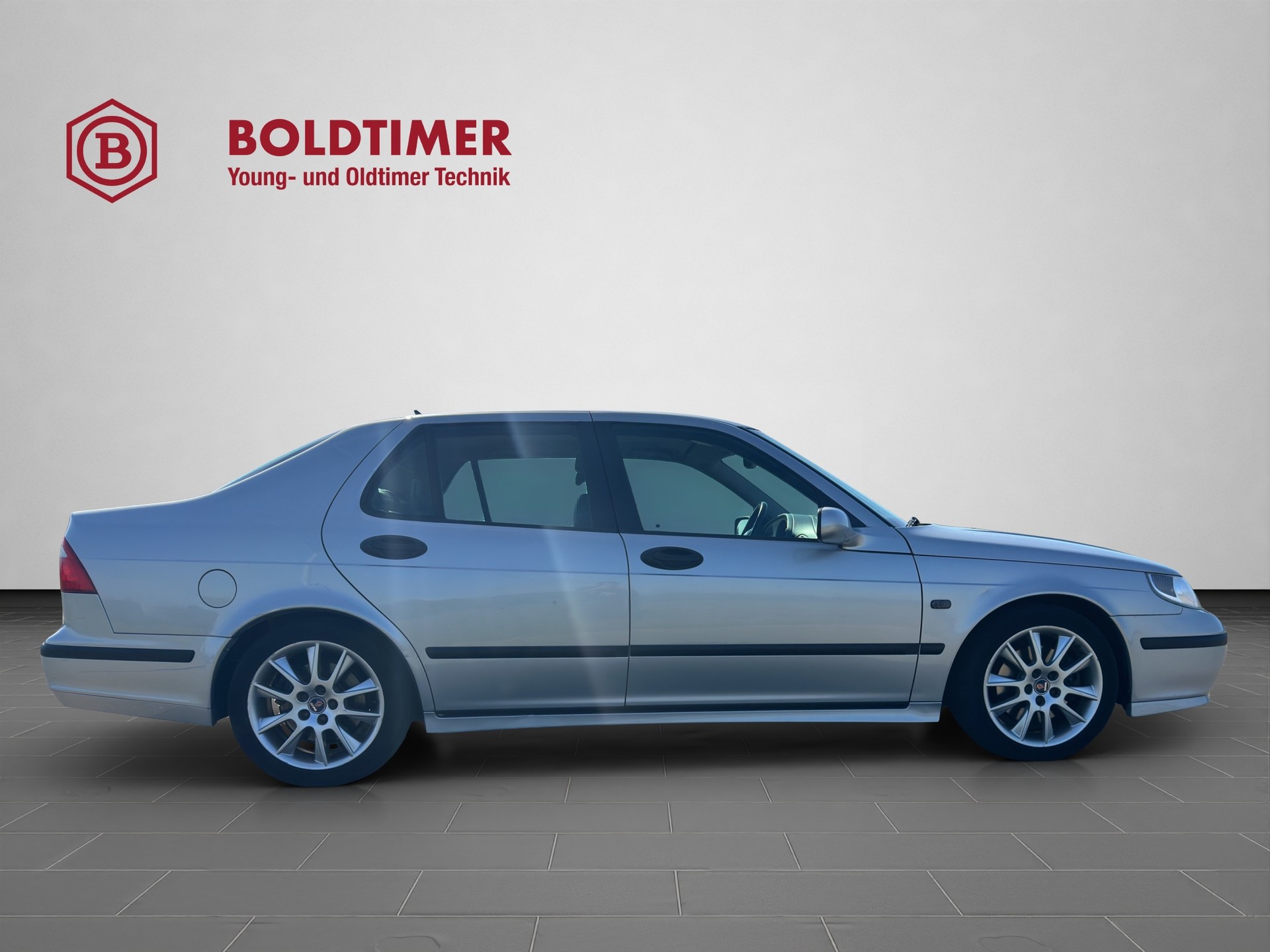 SAAB 9-5 2.3T Aero-image-6