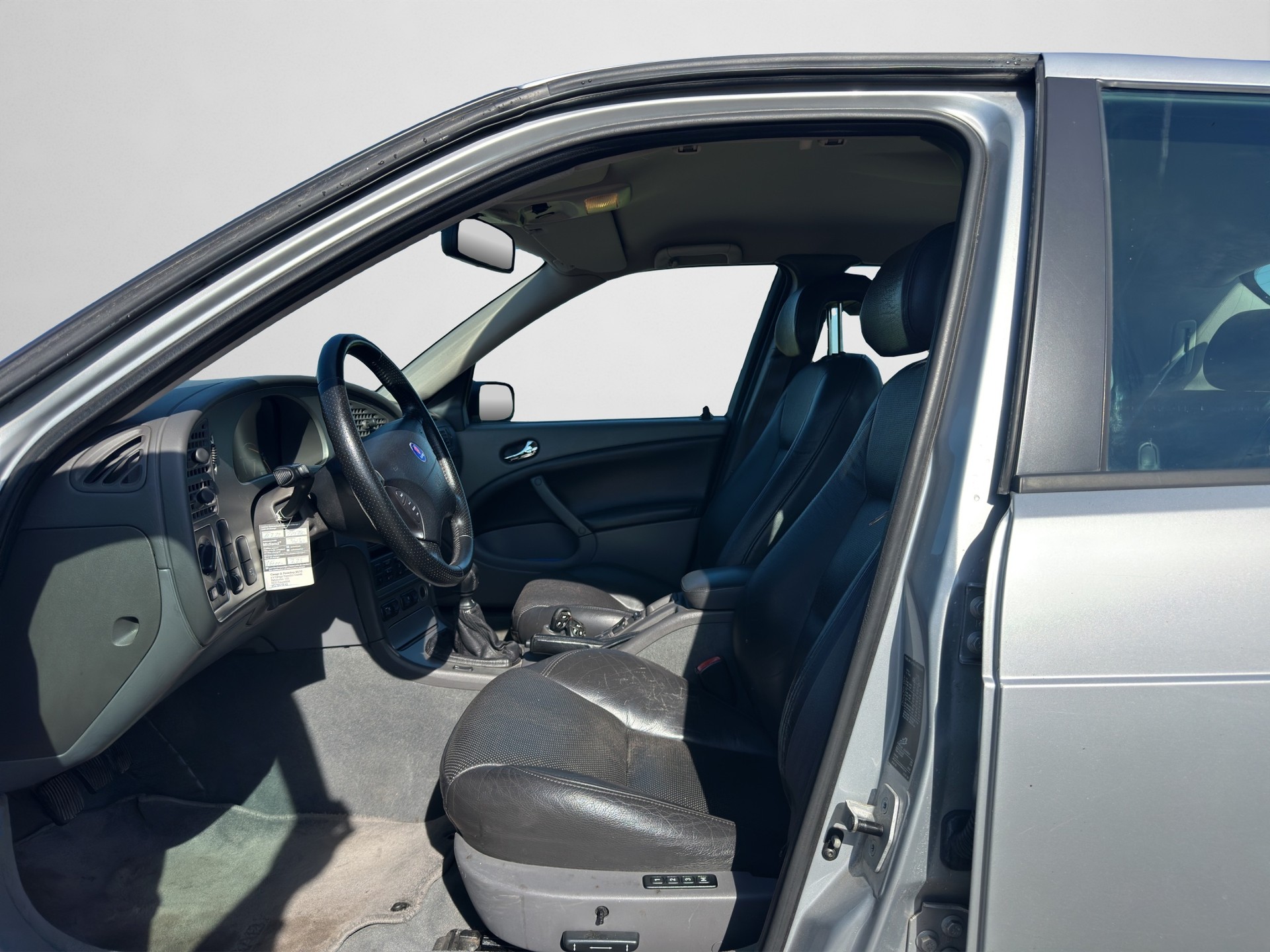 SAAB 9-5 2.3T Aero-image-8