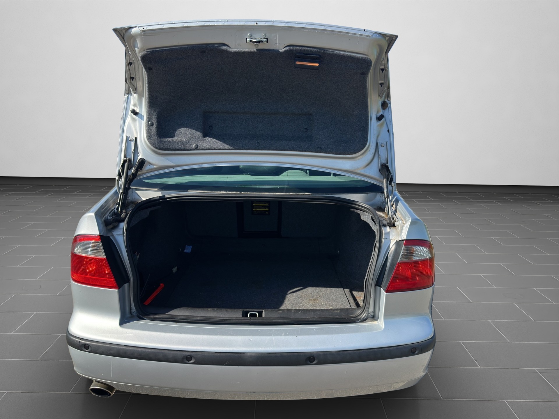 SAAB 9-5 2.3T Aero-image-14