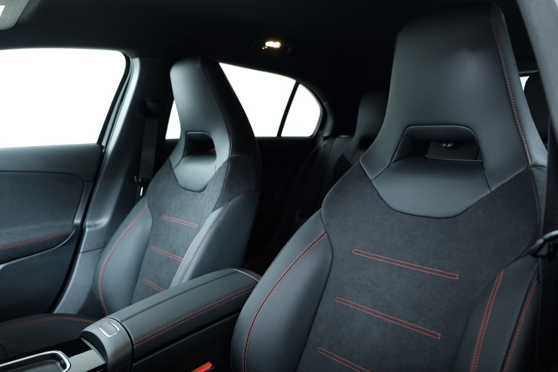 MERCEDES-BENZ A 250 AMG Line 4matic W177-image-10