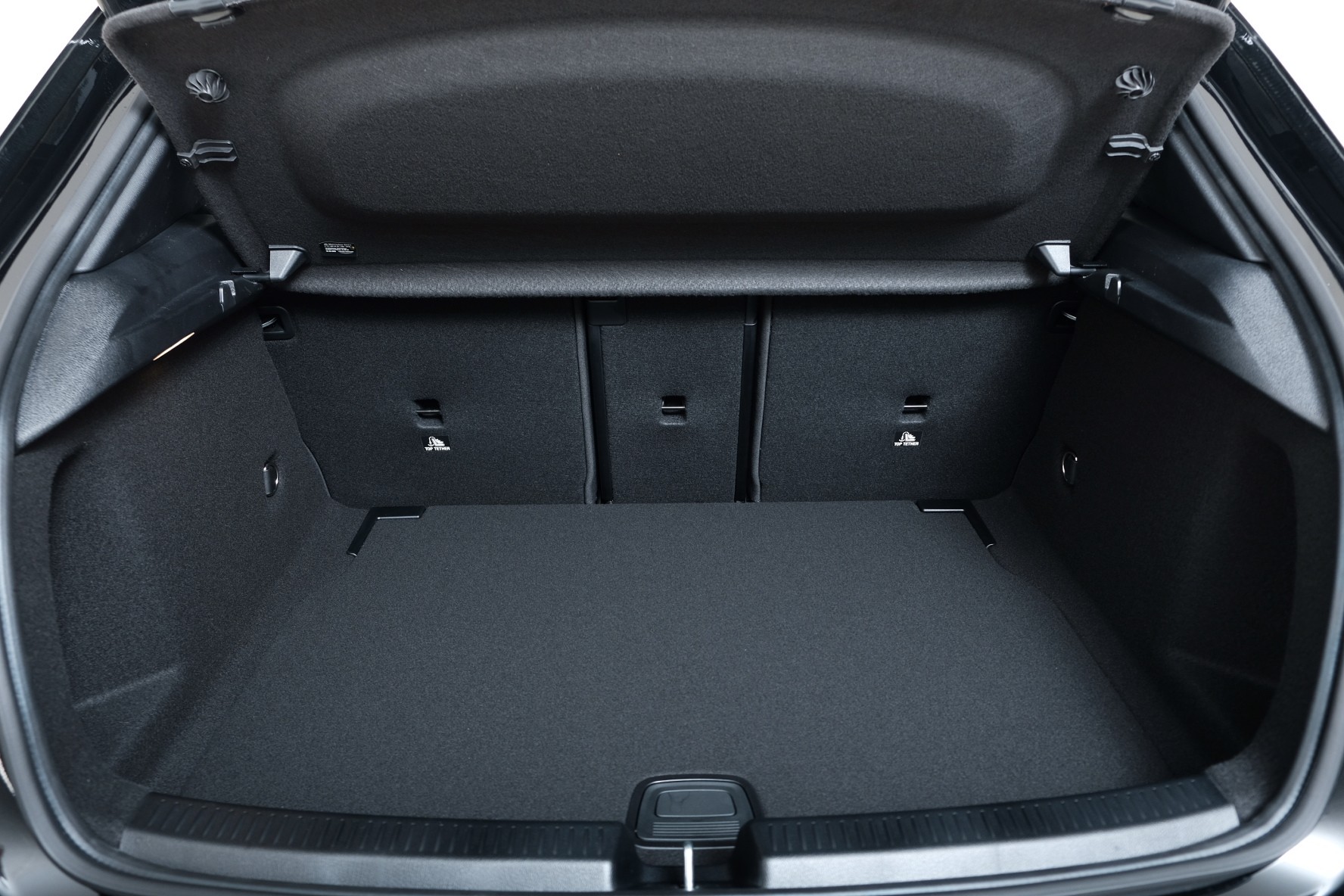 MERCEDES-BENZ A 250 AMG Line 4matic W177-image-12