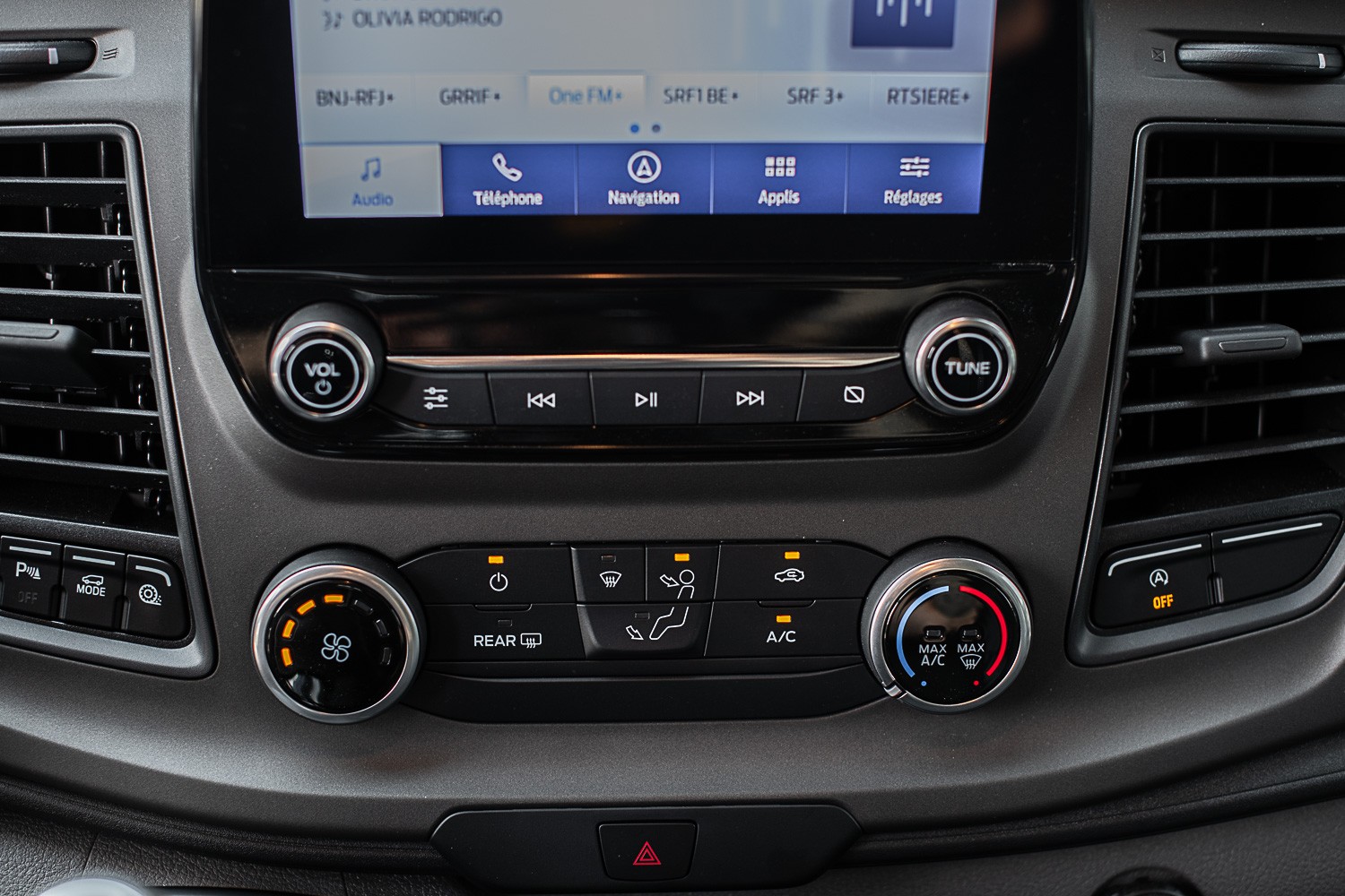 FORD Transit Custom 320L2H1 Trend A-image-11