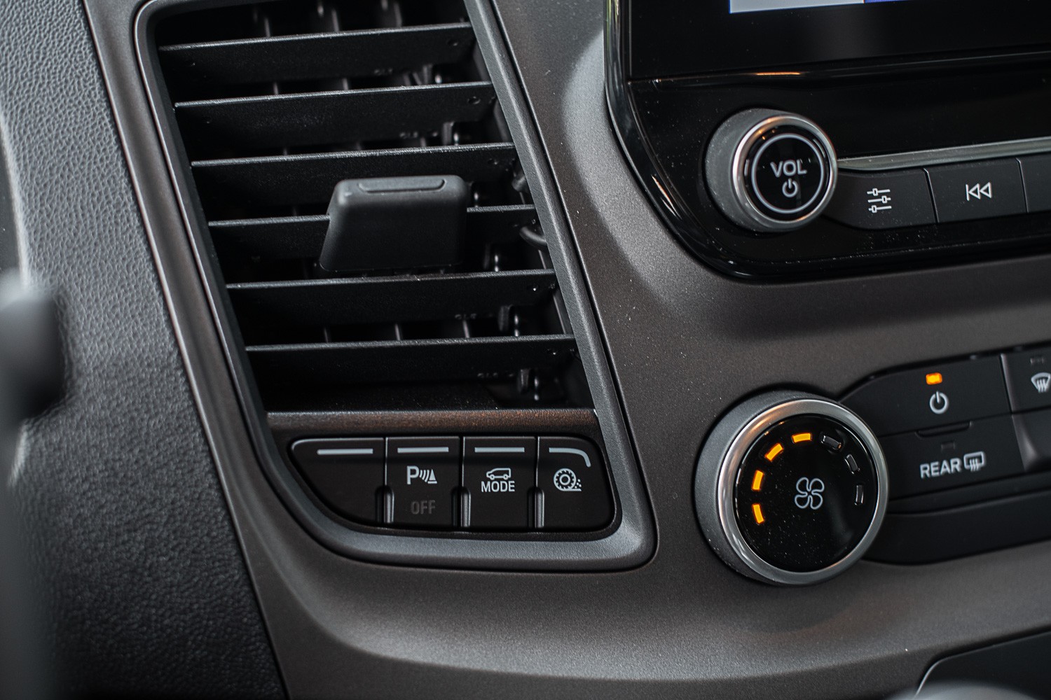 FORD Transit Custom 320L2H1 Trend A-image-12