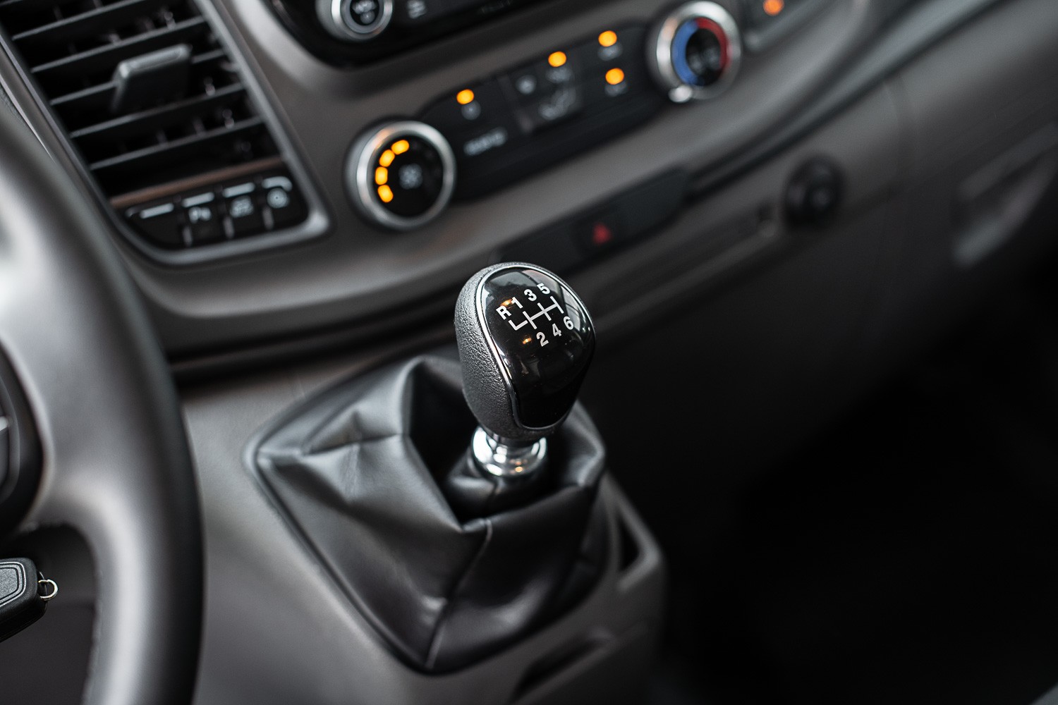 FORD Transit Custom 320L2H1 Trend A-image-9