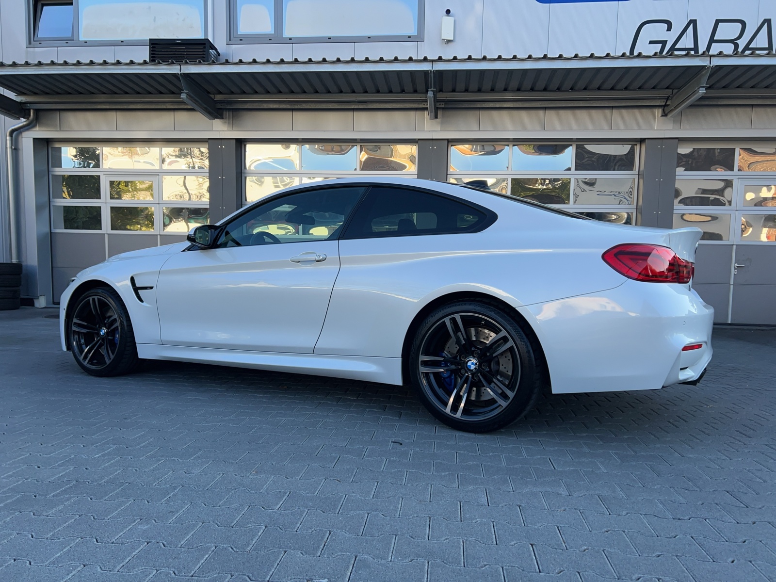 BMW M4 Coupé Competition DKG-image-2