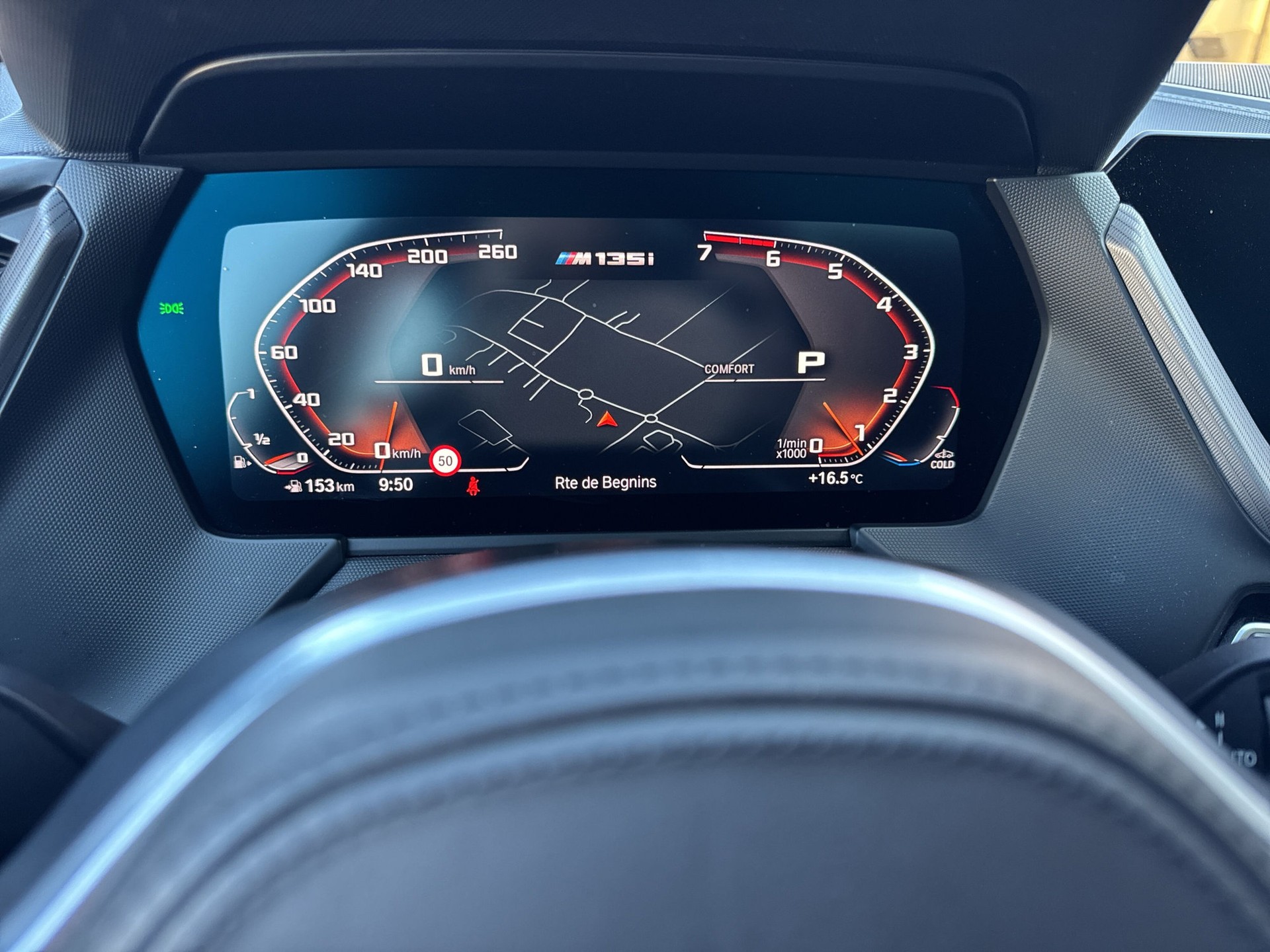 BMW M135i xDrive Steptronic-image-13