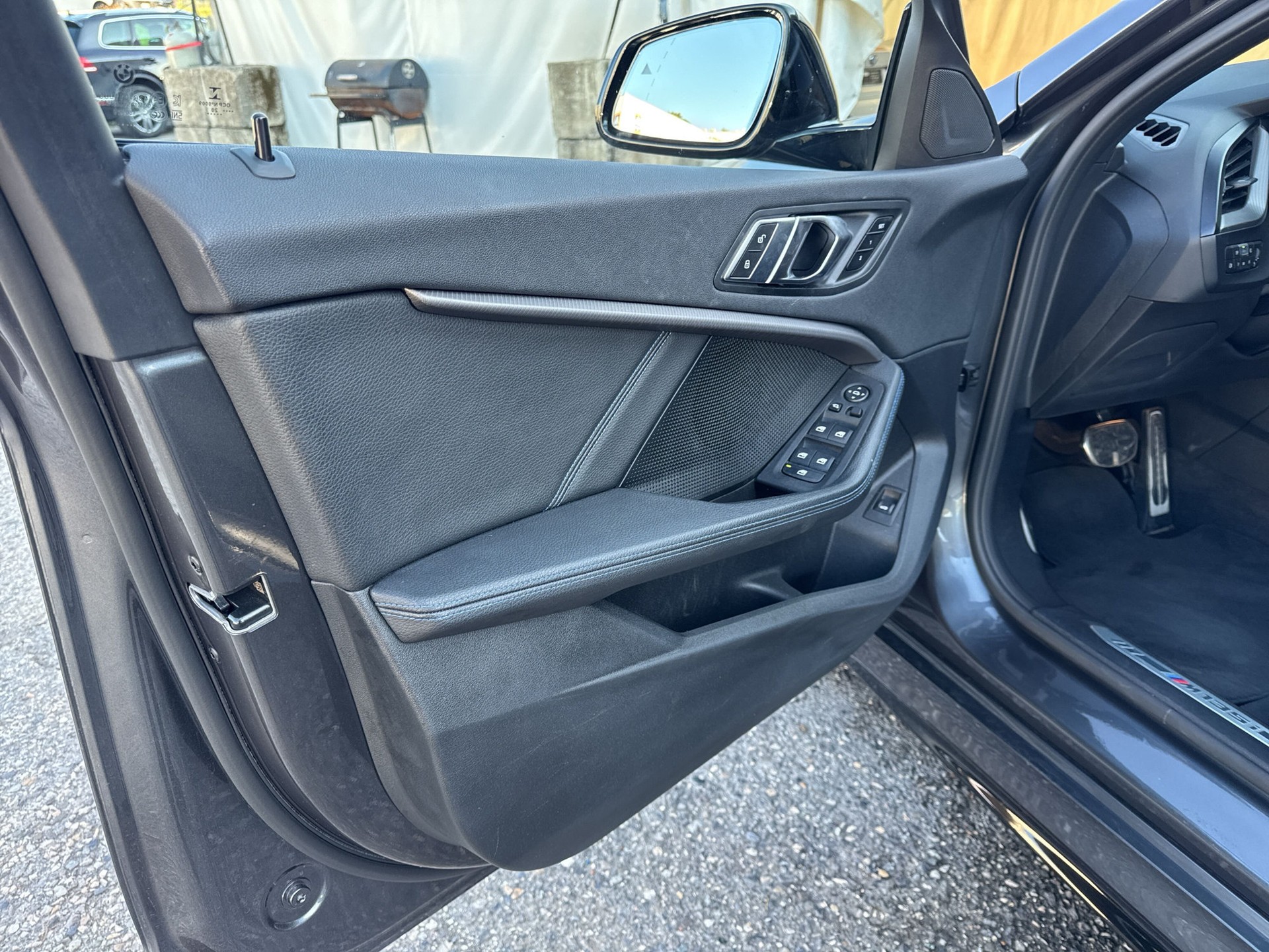 BMW M135i xDrive Steptronic-image-16