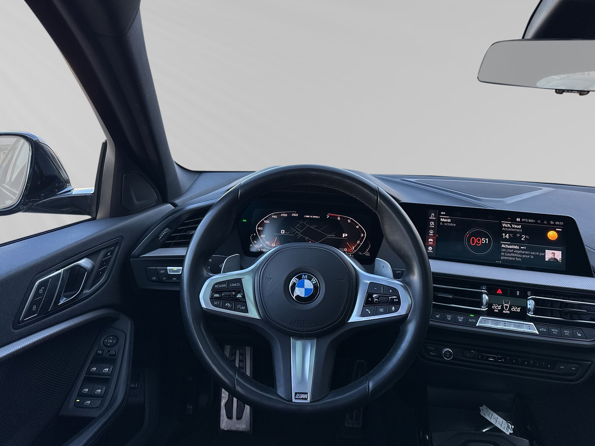 BMW M135i xDrive Steptronic-image-4