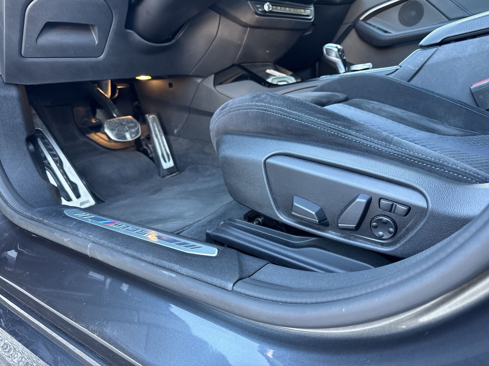 BMW M135i xDrive Steptronic-image-18