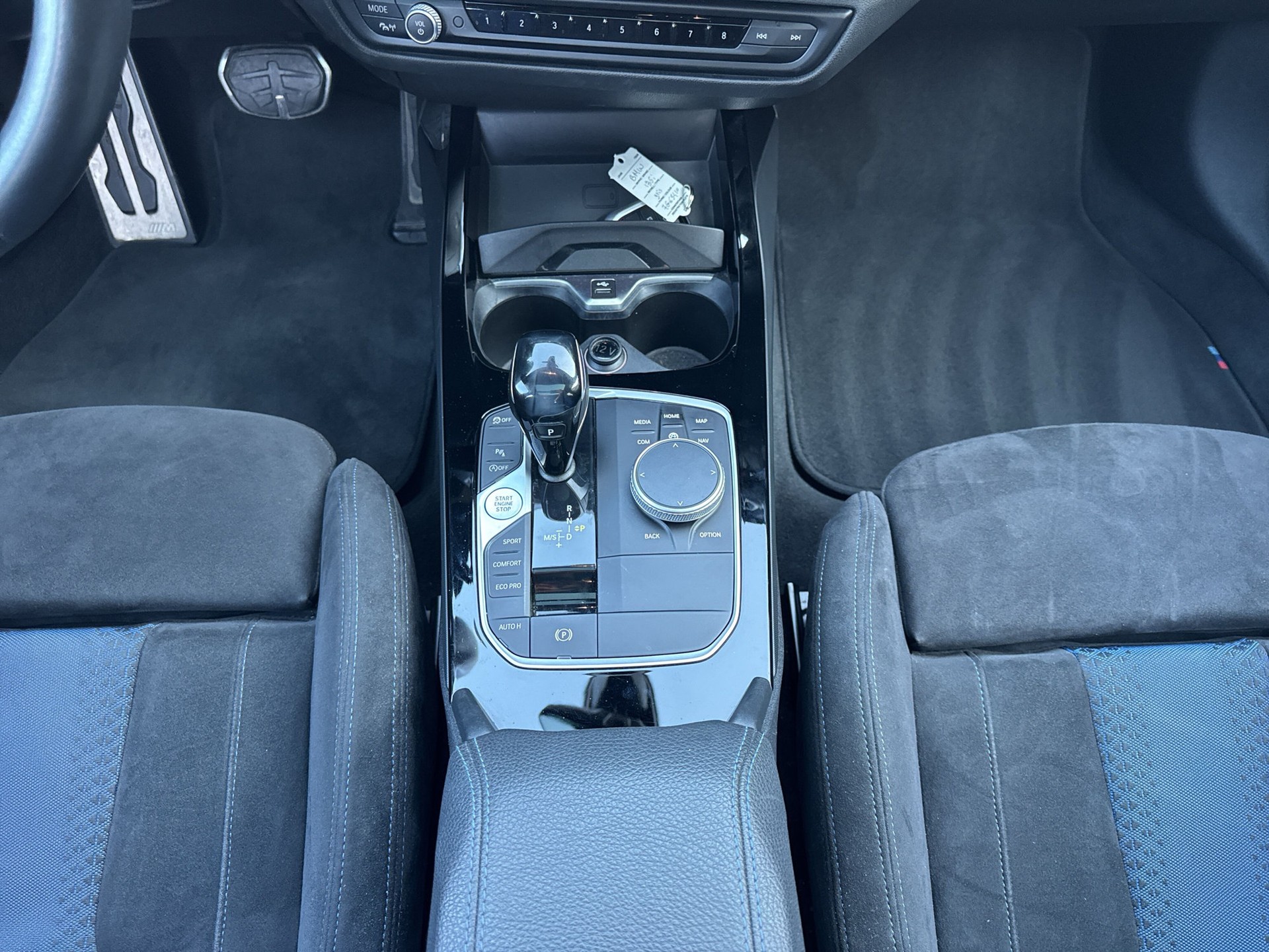 BMW M135i xDrive Steptronic-image-12