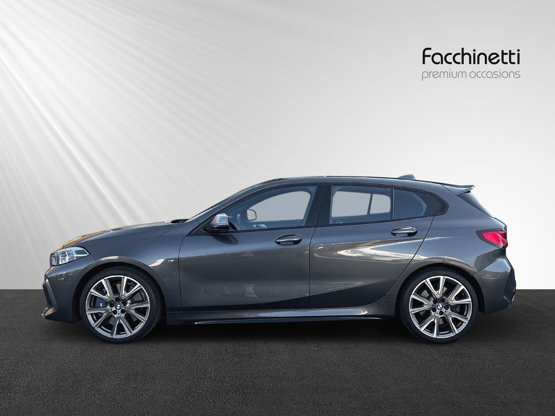 BMW M135i xDrive Steptronic-image-1