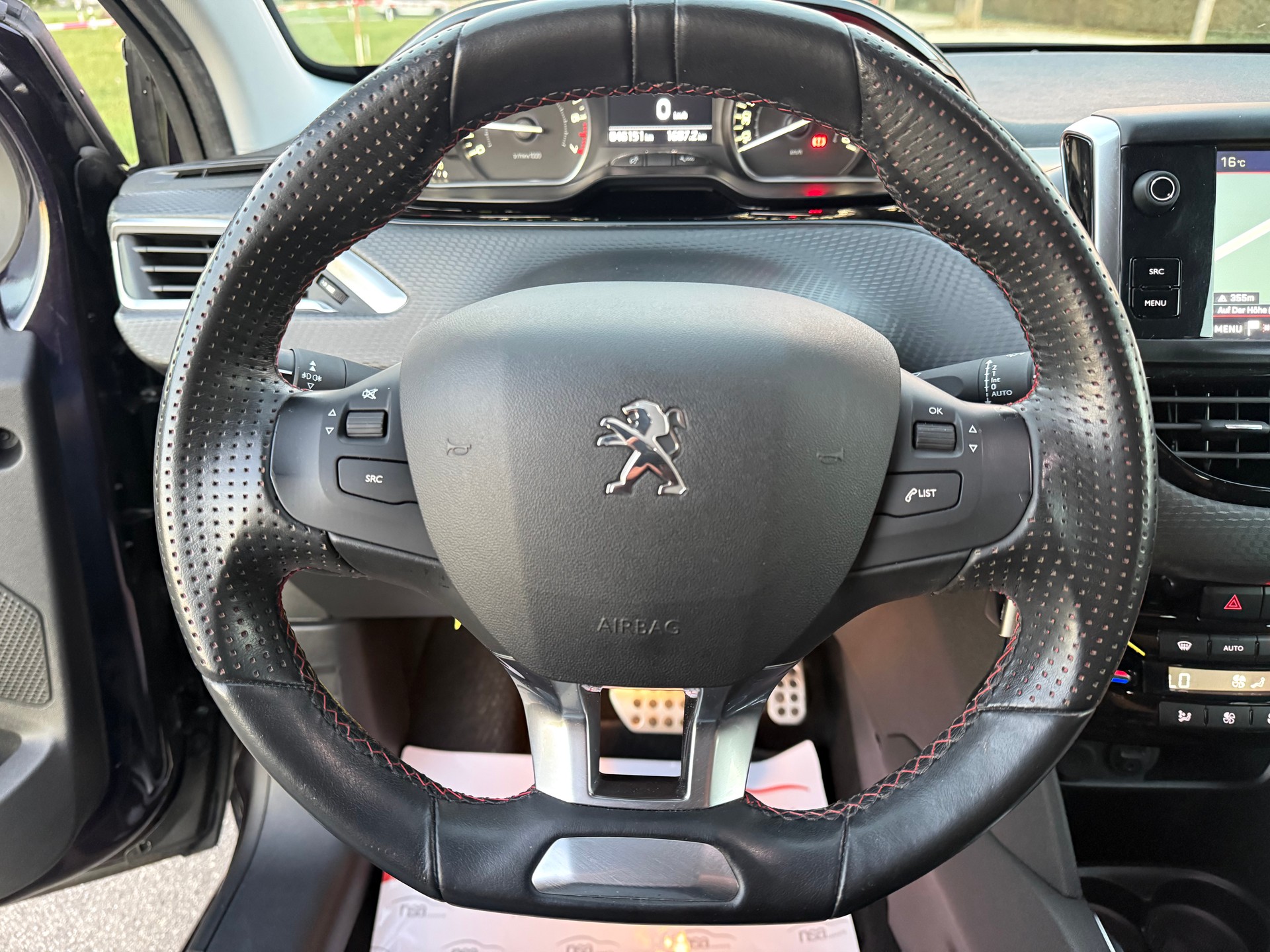 PEUGEOT 208 1.2 PureTech GT Line EAT6-image-10