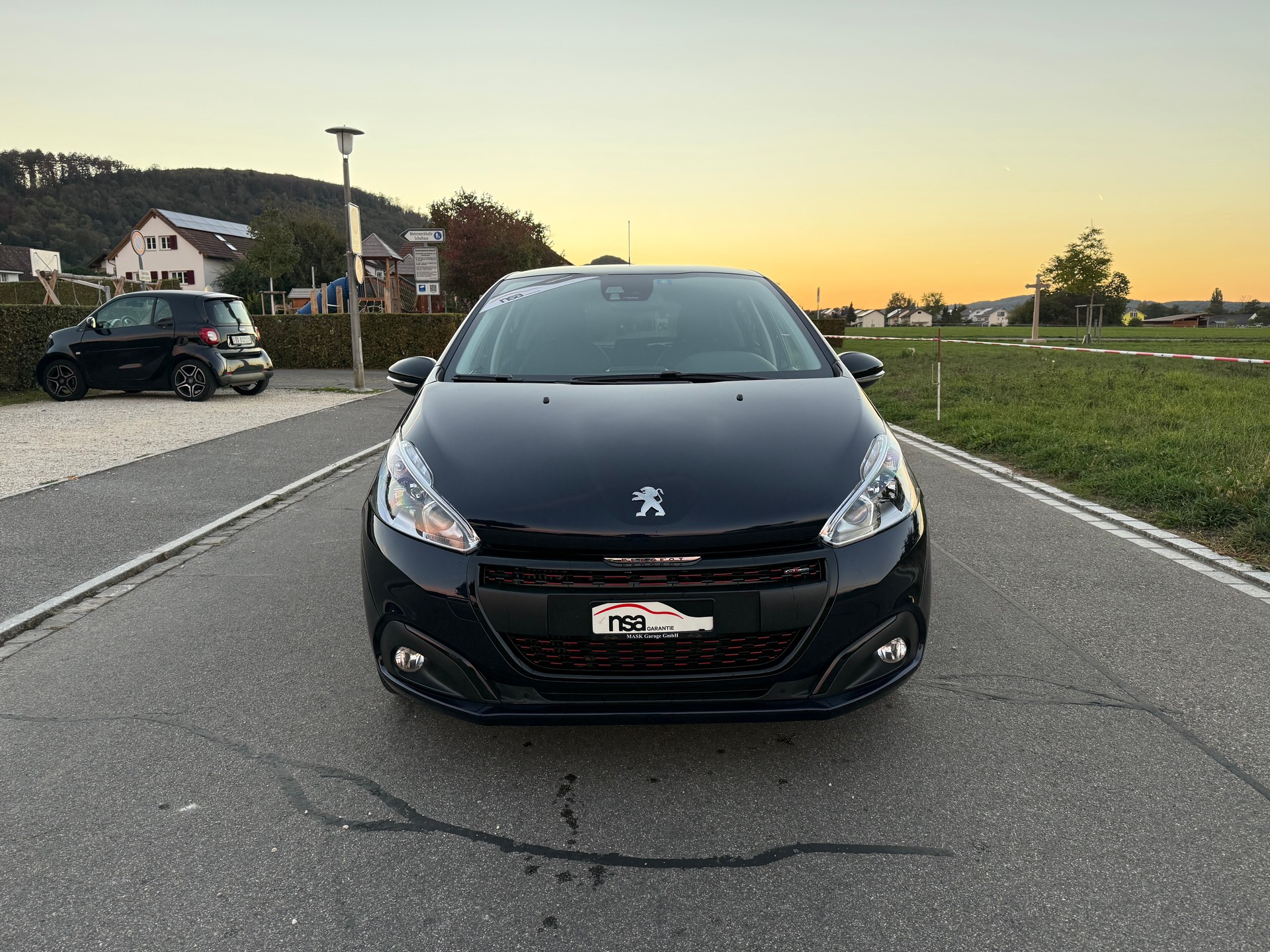 PEUGEOT 208 1.2 PureTech GT Line EAT6-image-0