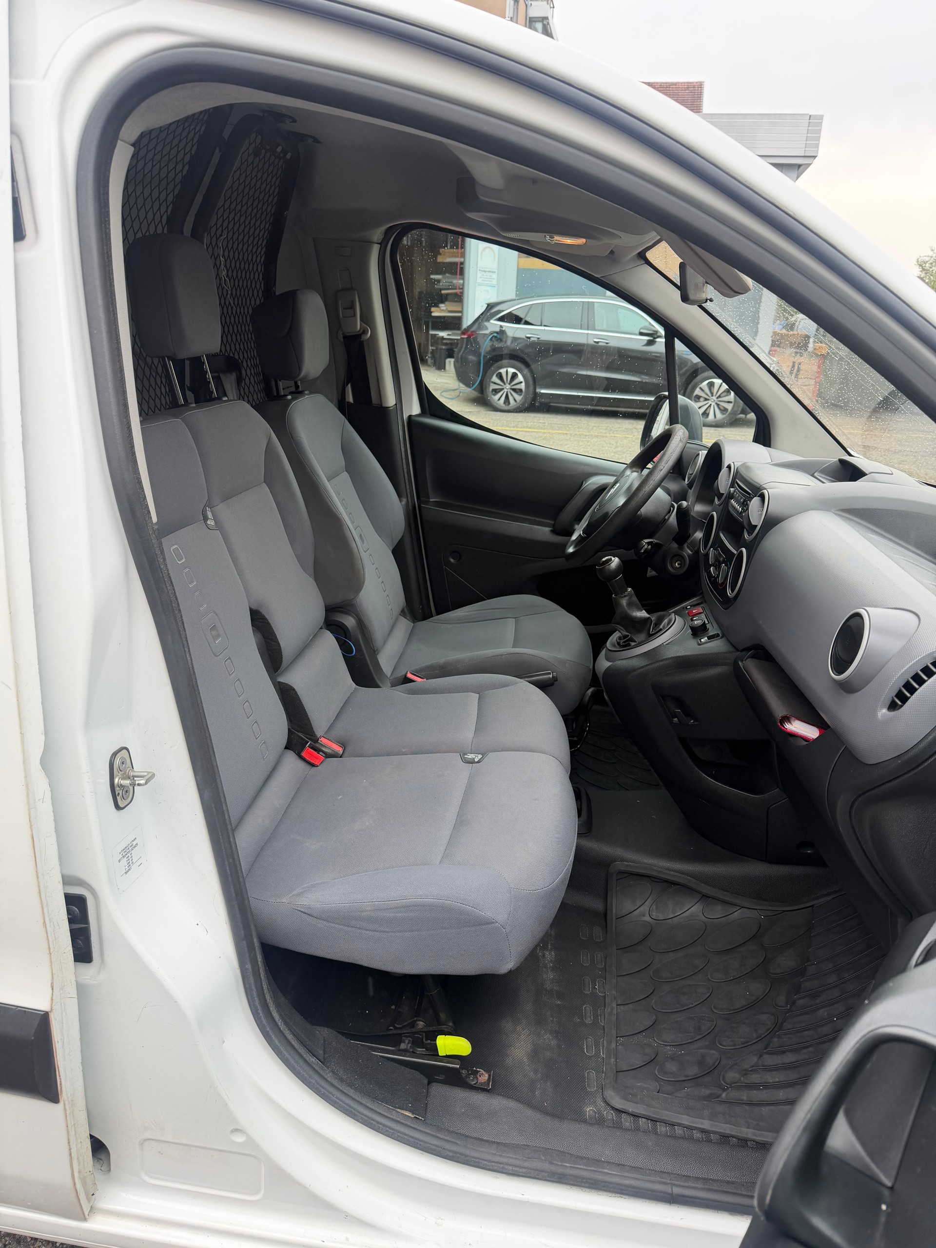 CITROEN Berlingo 1.6 HDi 90 Business-image-13