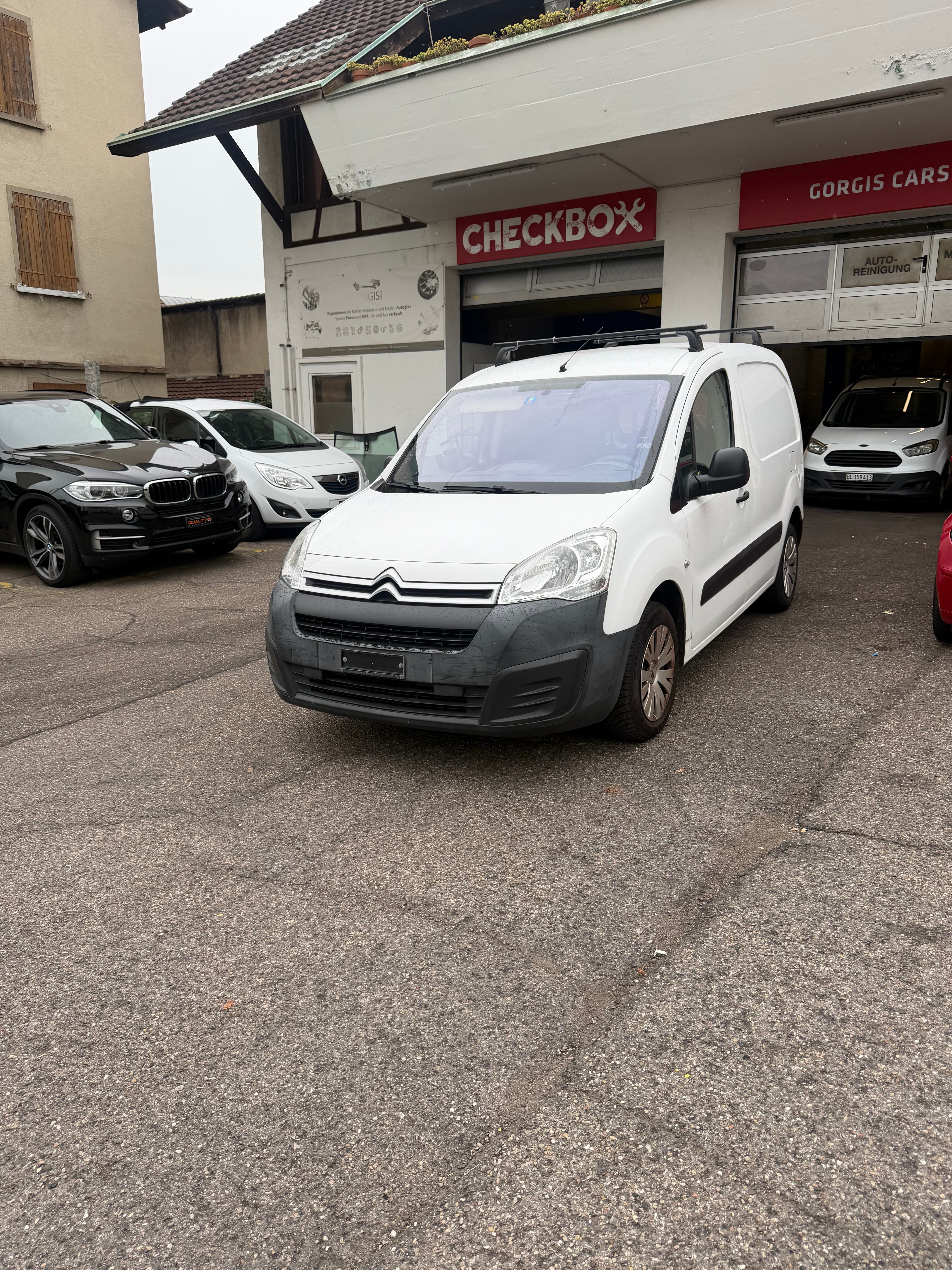 Car photo