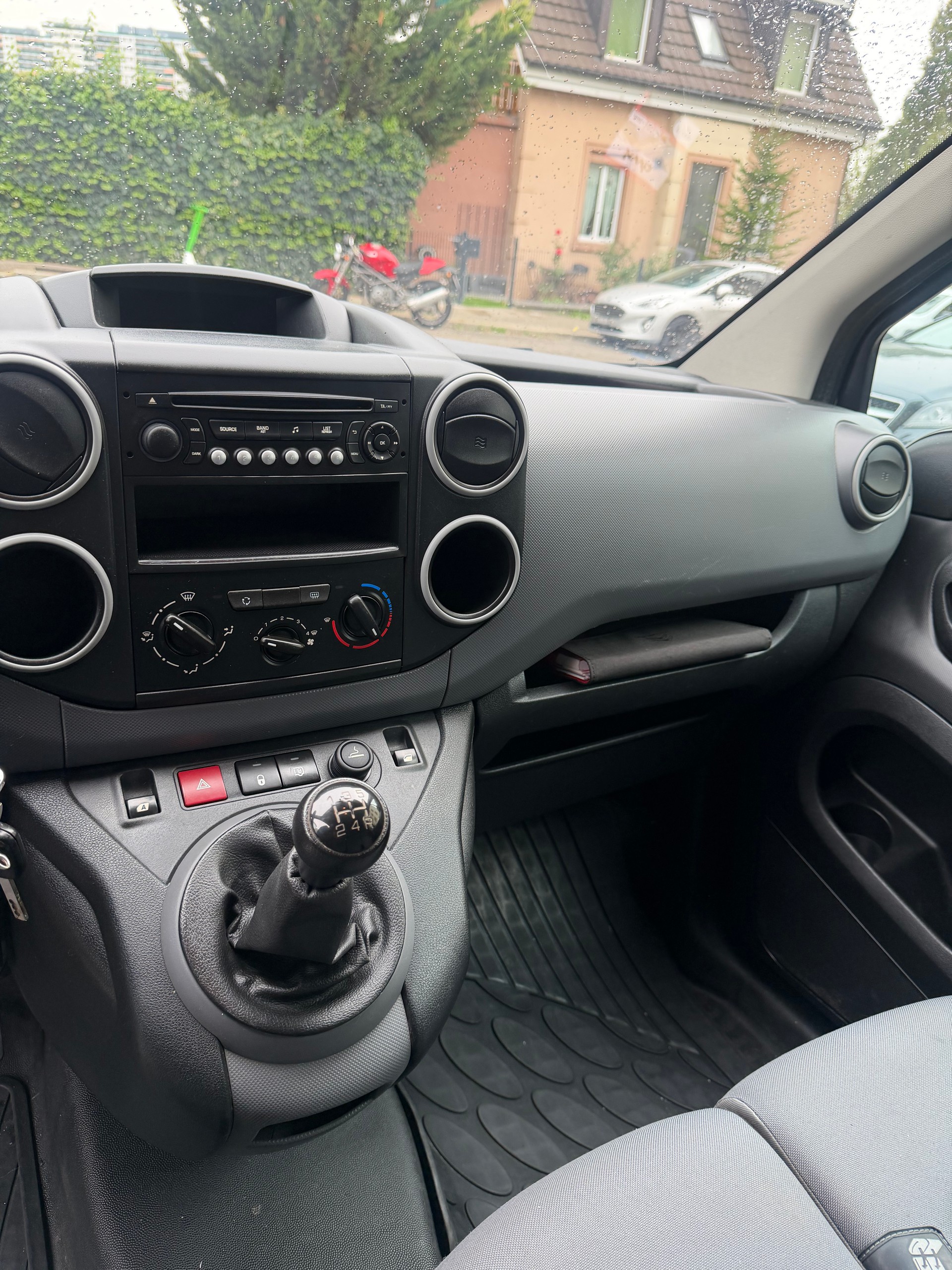 CITROEN Berlingo 1.6 HDi 90 Business-image-10