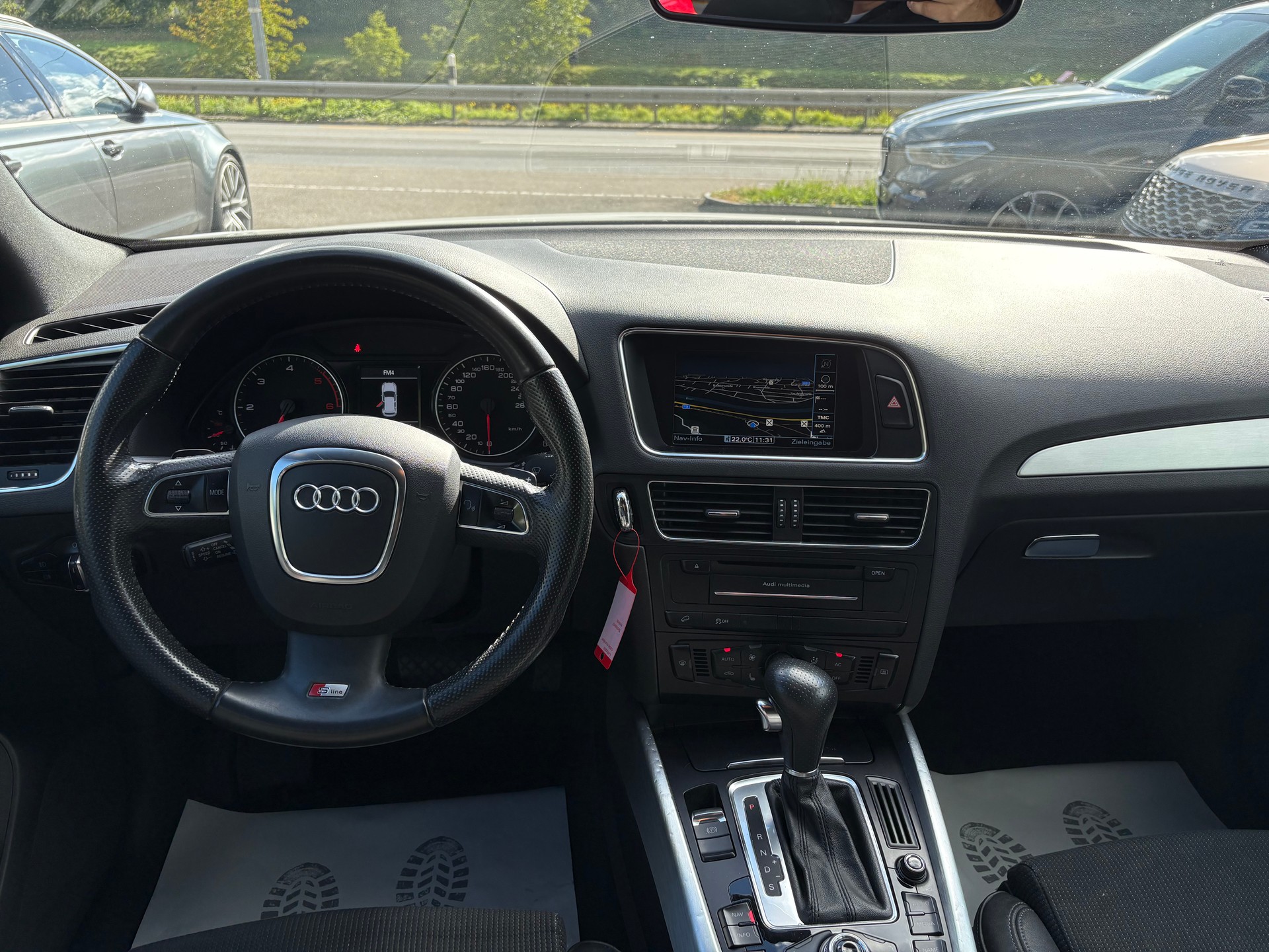 AUDI Q5 3.0 TDI quattro S-tronic S-Line-image-9