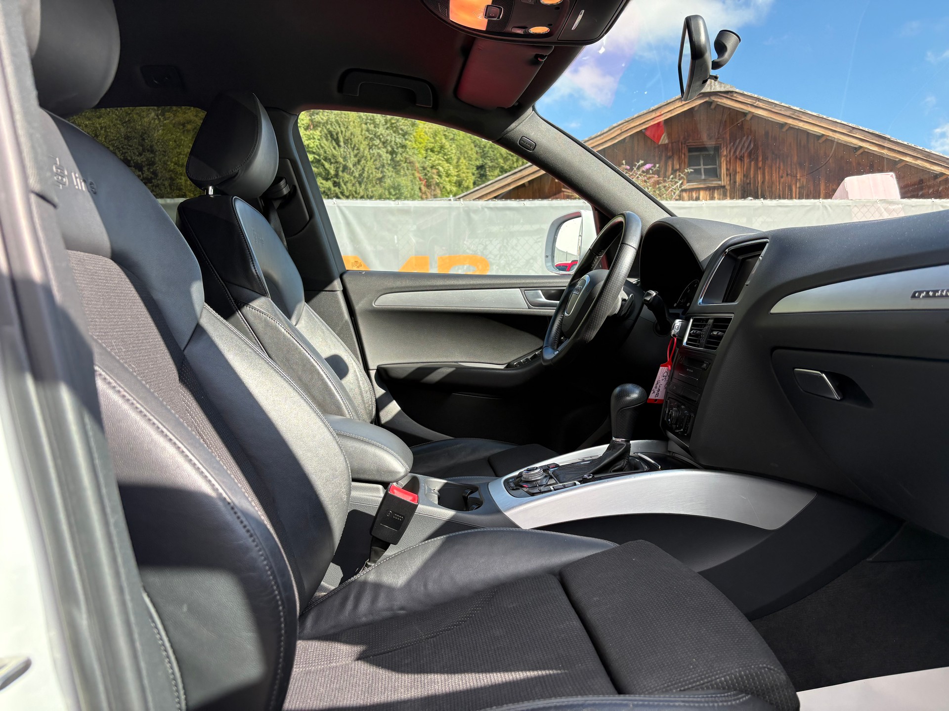 AUDI Q5 3.0 TDI quattro S-tronic S-Line-image-11