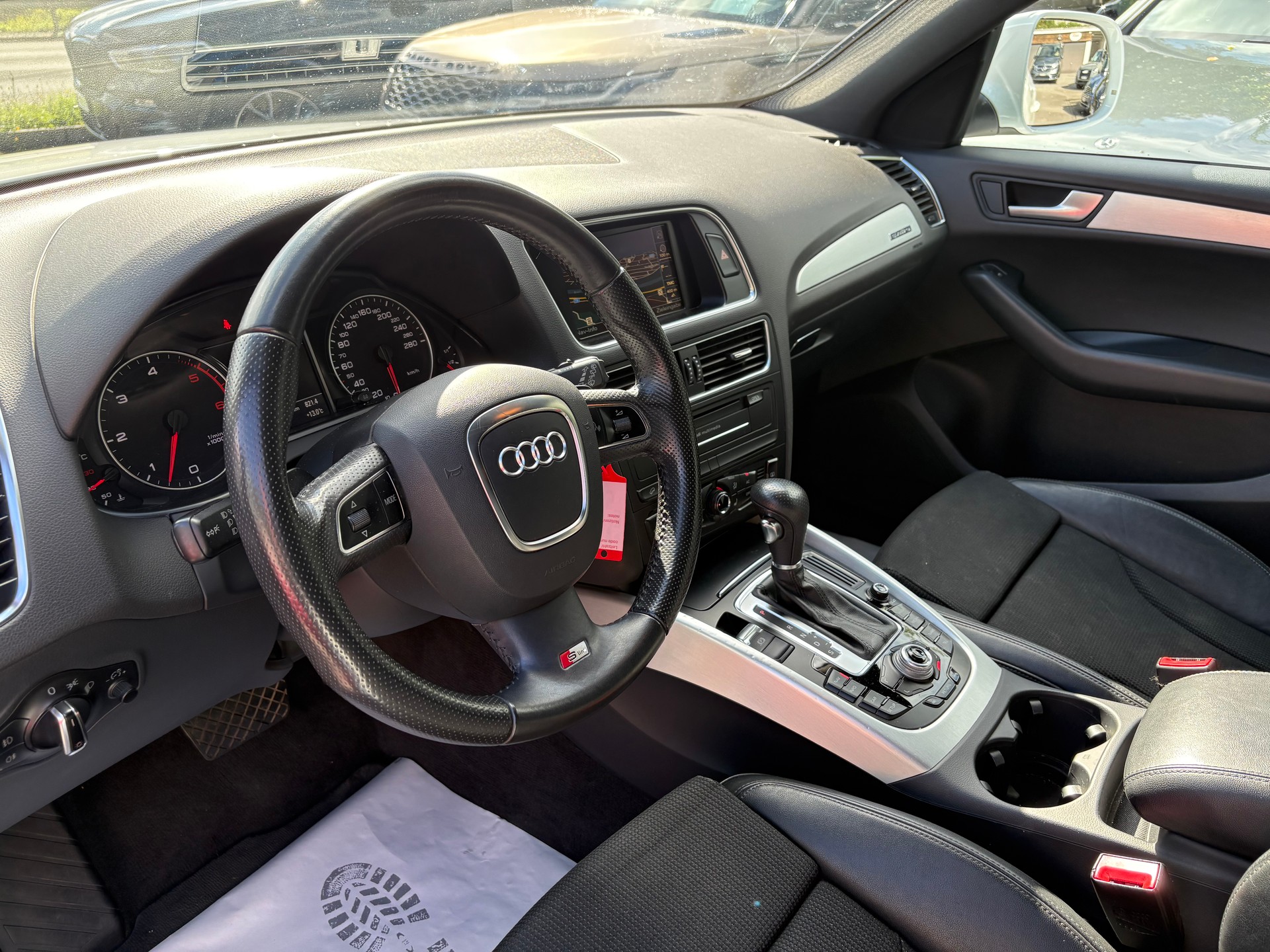 AUDI Q5 3.0 TDI quattro S-tronic S-Line-image-6