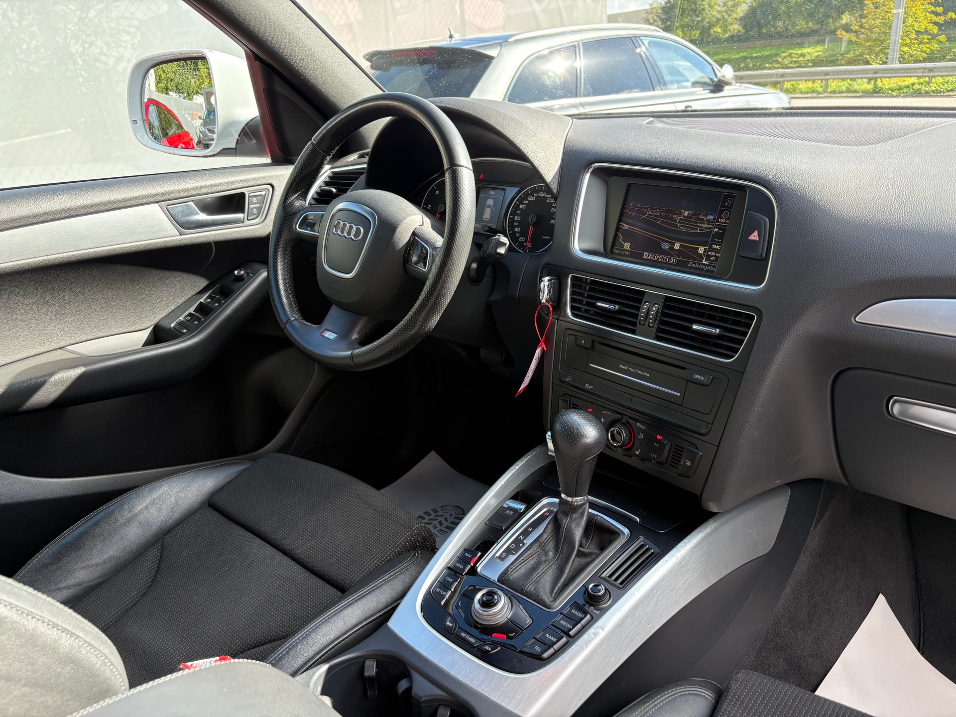 AUDI Q5 3.0 TDI quattro S-tronic S-Line-image-10