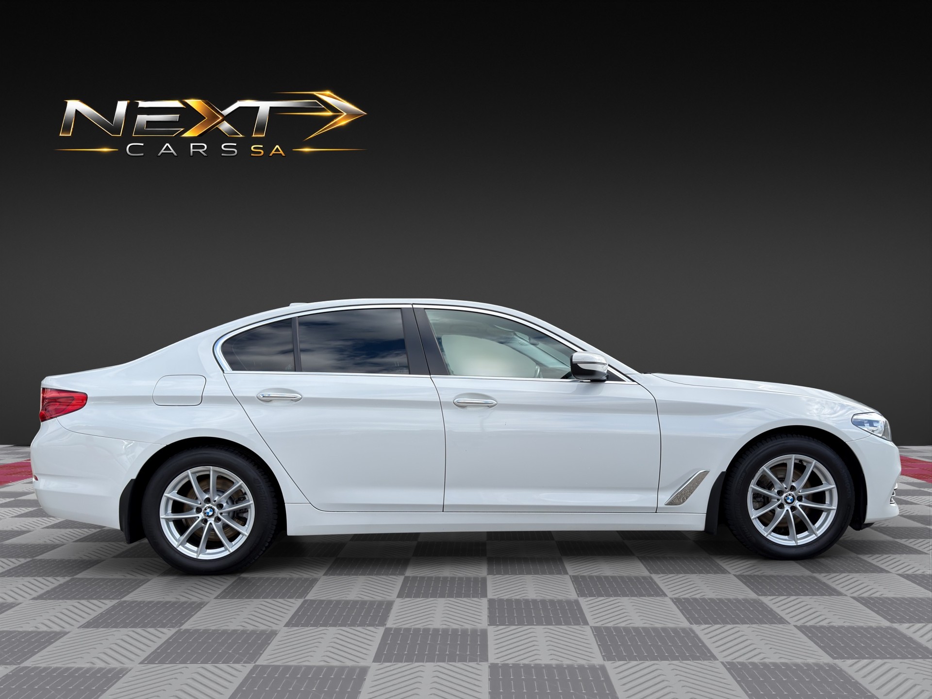 BMW 520i Steptronic-image-6