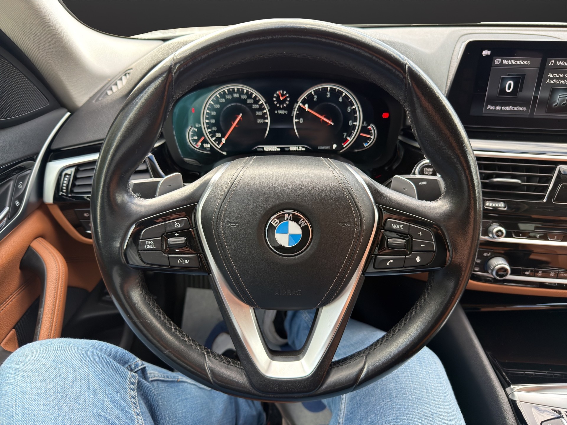 BMW 520i Steptronic-image-15