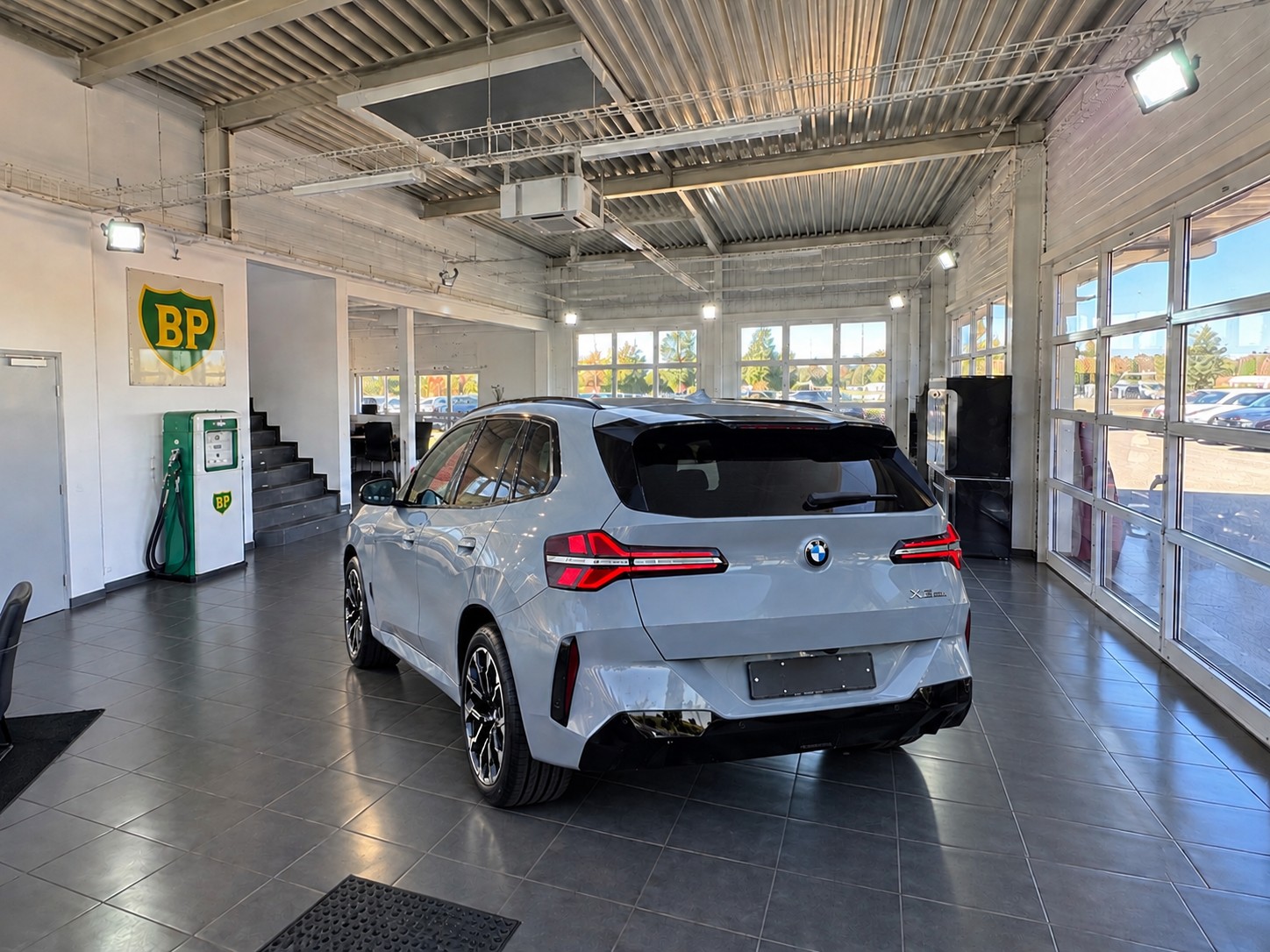 BMW X3 xDrive 20i 48V M Sport Pro + AHK 2400kg + Werksgarantie 07.2030-image-1