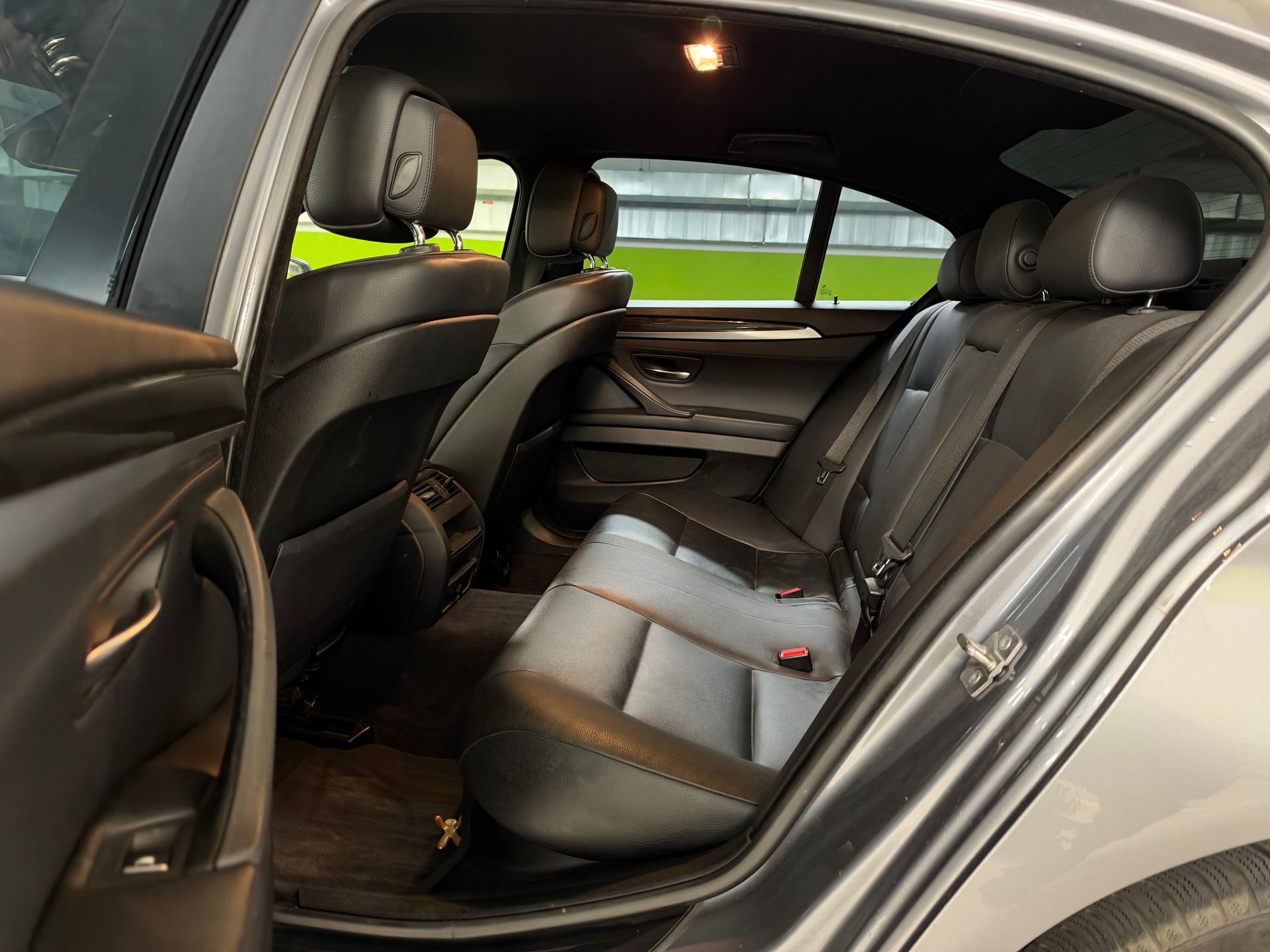 BMW 528i Steptronic-image-8