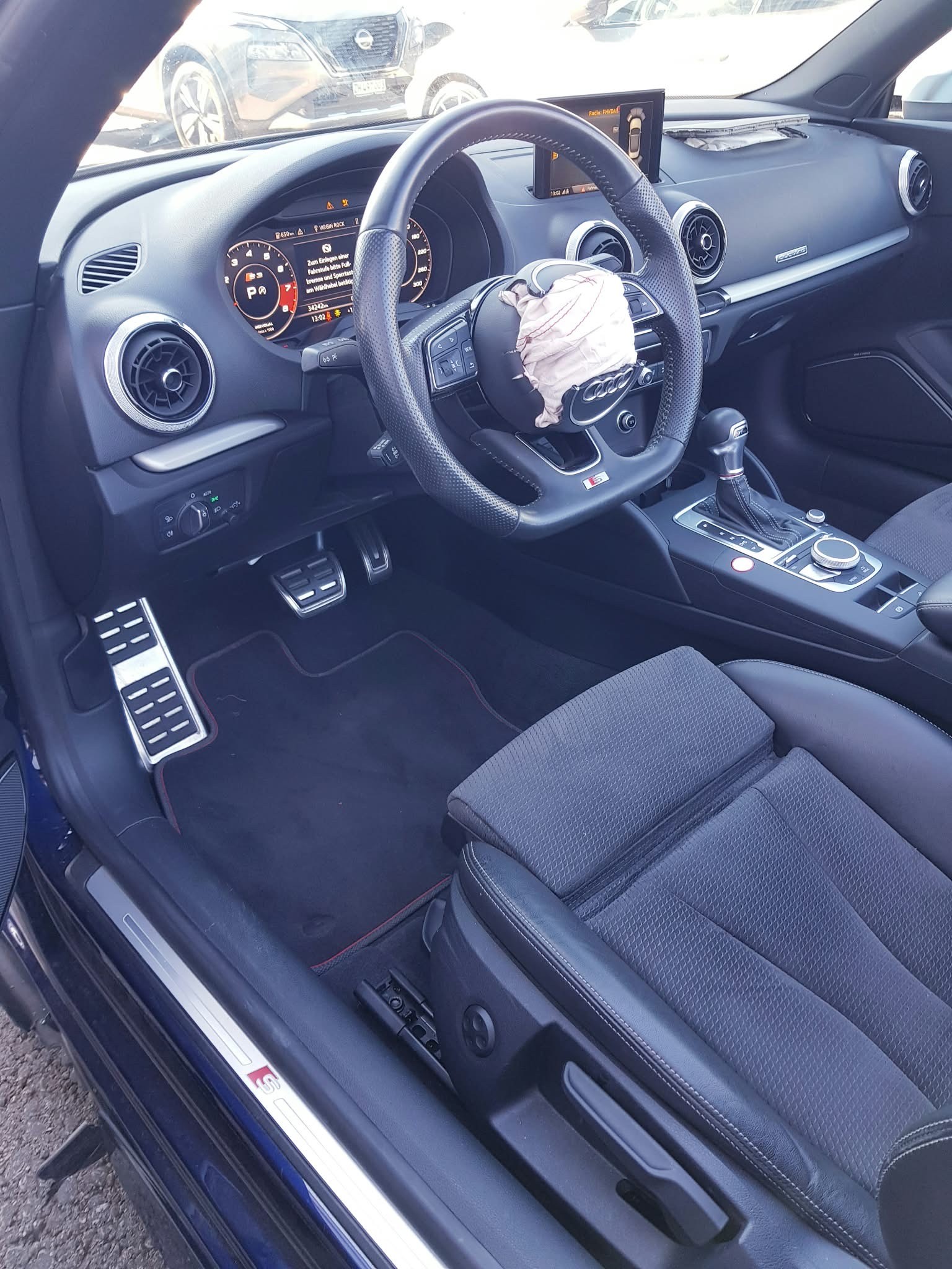 AUDI S3 Cabriolet 300 PS Quattro-image-5