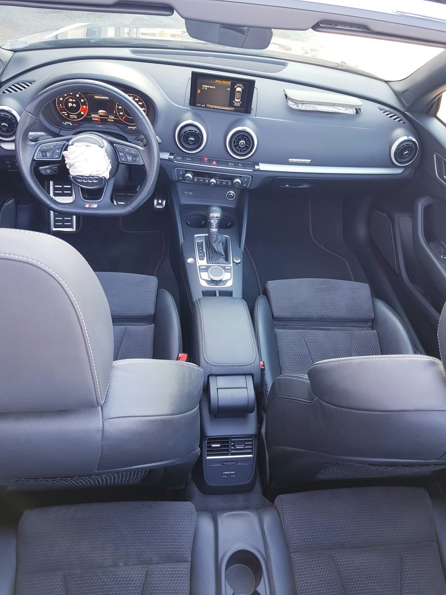 AUDI S3 Cabriolet 300 PS Quattro-image-7