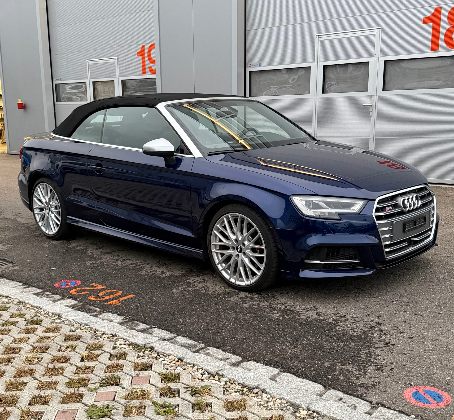 AUDI S3 Cabriolet 300 PS Quattro-image-1