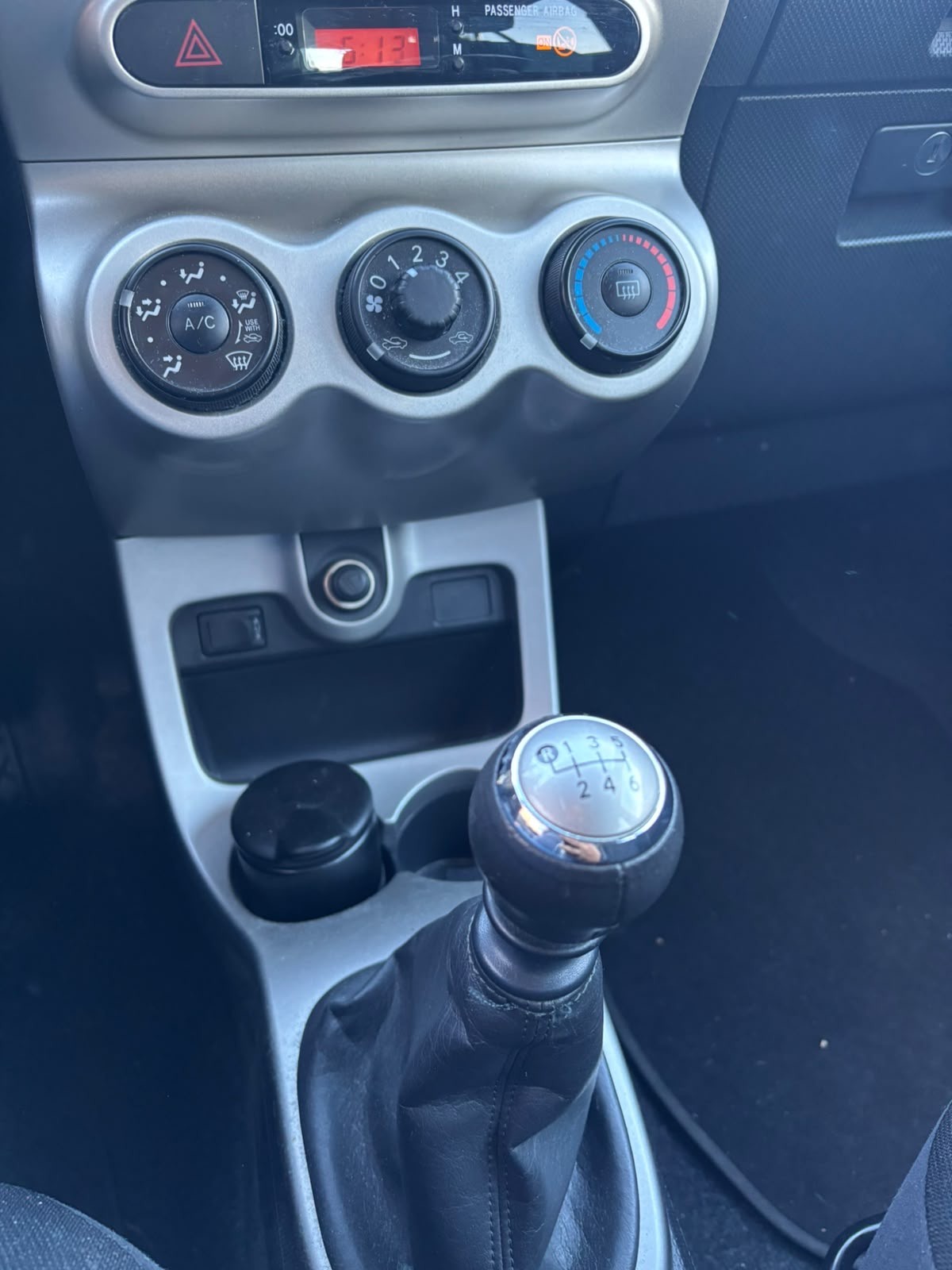 TOYOTA UrbanCruiser 1.33 Dual VVT-i Linea Terra-image-7