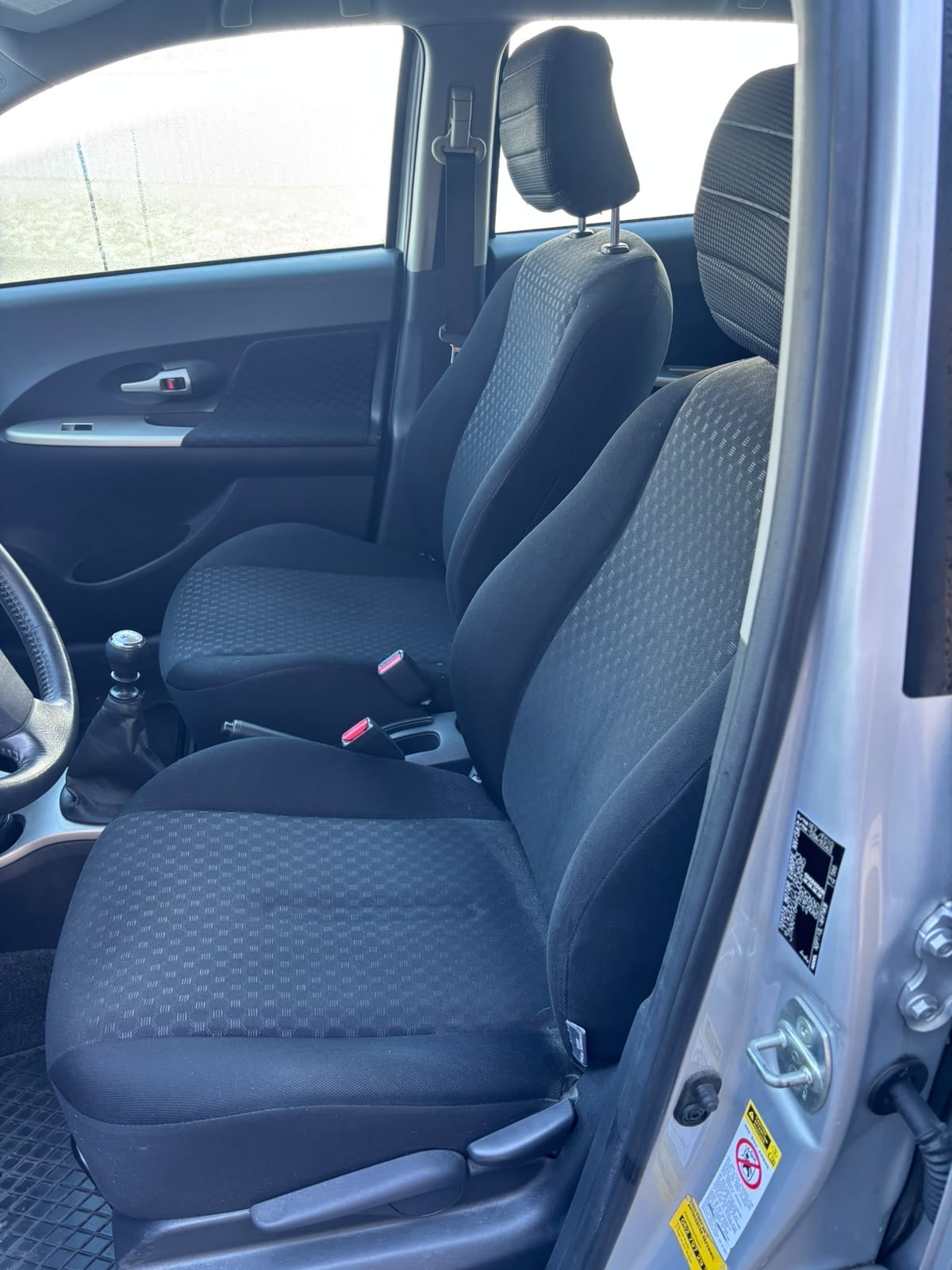 TOYOTA UrbanCruiser 1.33 Dual VVT-i Linea Terra-image-9