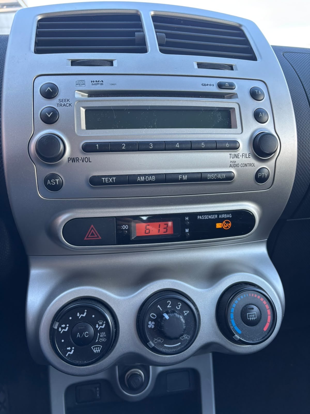 TOYOTA UrbanCruiser 1.33 Dual VVT-i Linea Terra-image-8