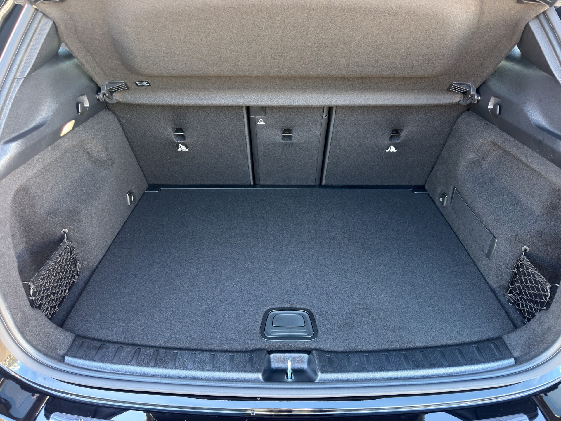 MERCEDES-BENZ GLA-Klasse H247 GLA 250 Swiss Star Progressive 4matic-image-18