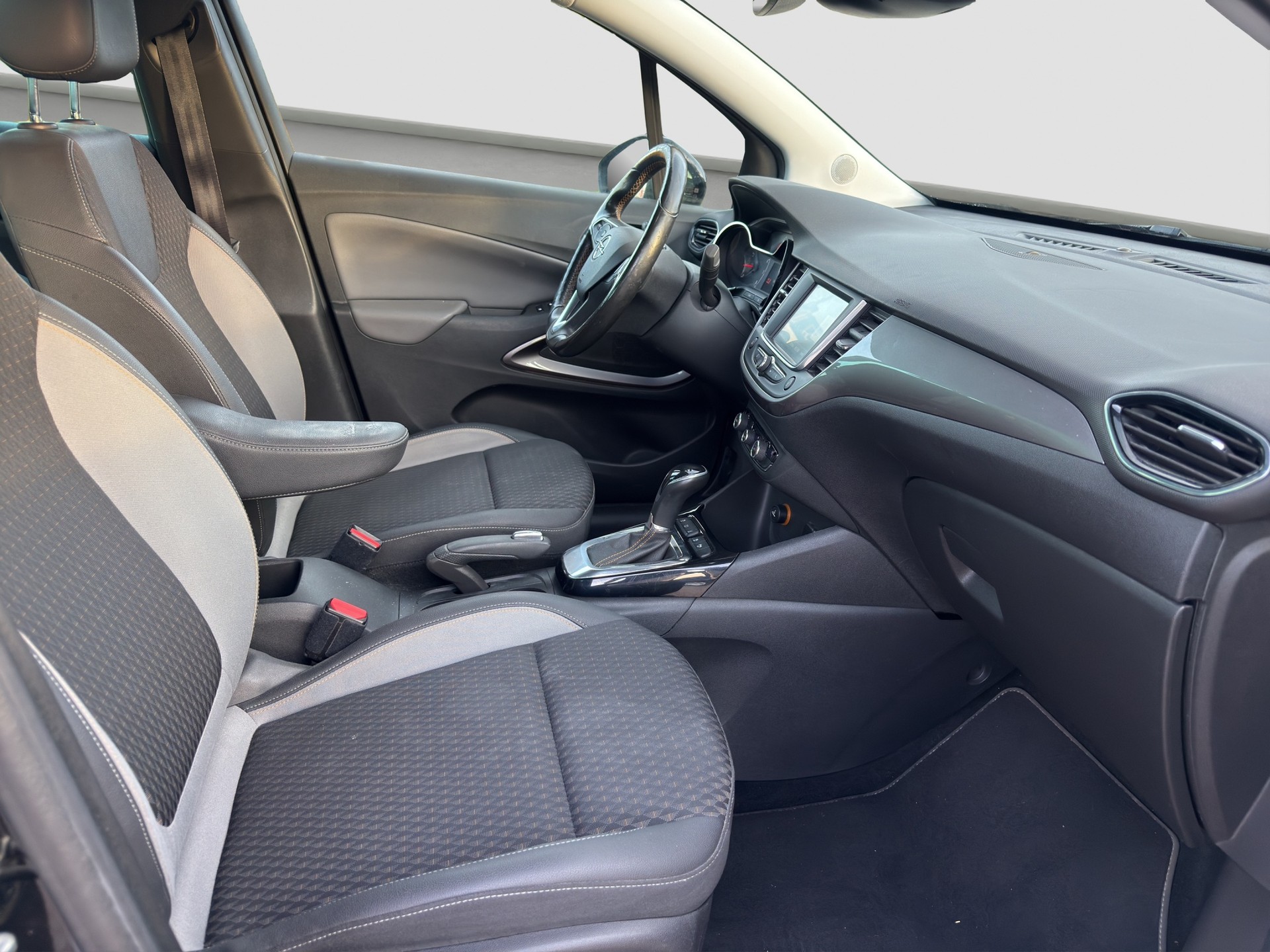 OPEL Crossland X 1.2i TP Excellence Automatik ** Frisch ab MFK und Service ** CH Auto ** 1. Hand ** AHK **-image-11