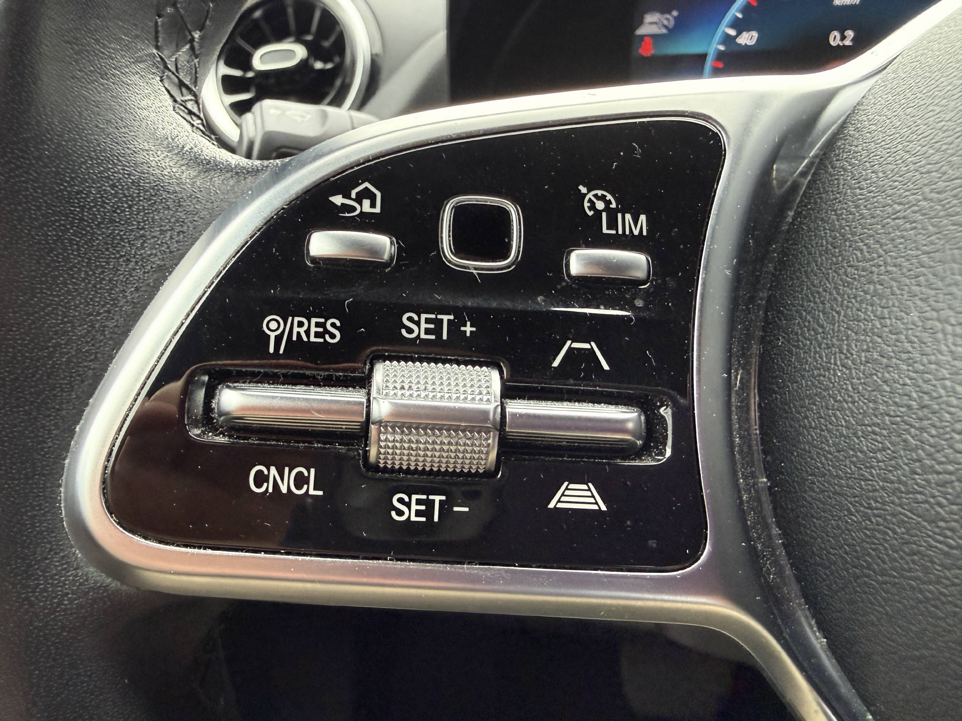 MERCEDES-BENZ B 220 d Progressive-image-16