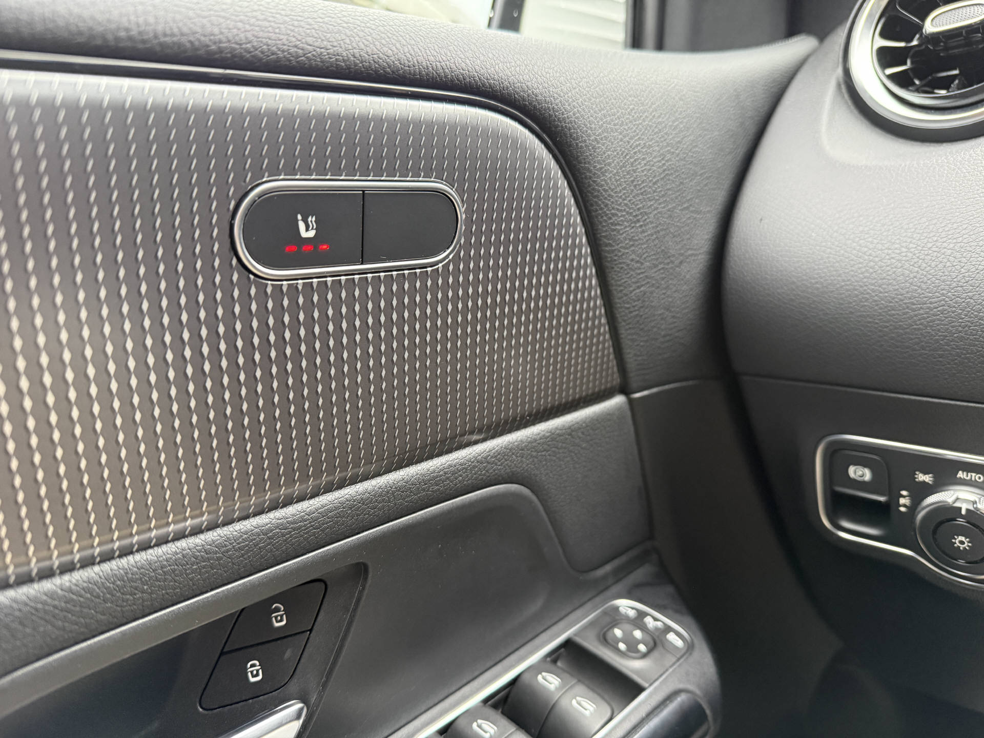 MERCEDES-BENZ B 220 d Progressive-image-13