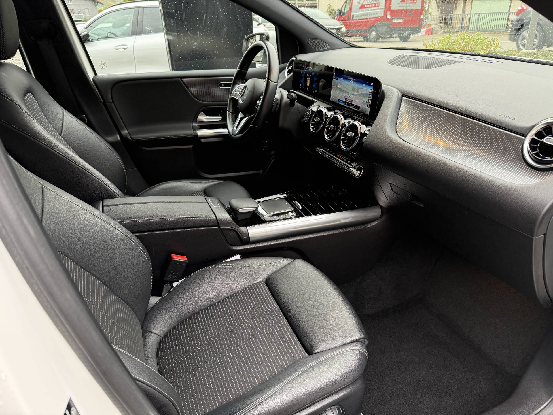 MERCEDES-BENZ B 220 d Progressive-image-10
