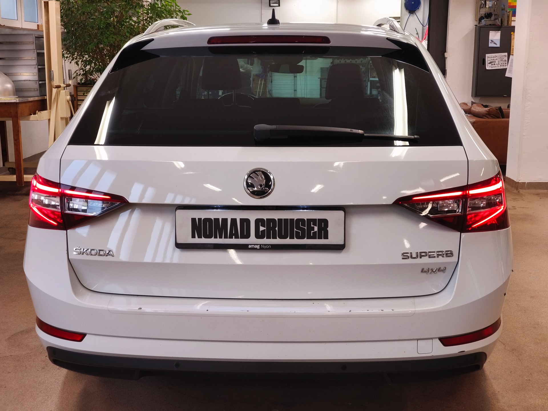 SKODA Superb Combi 2.0 TDi L&K 4x4 DSG-image-10