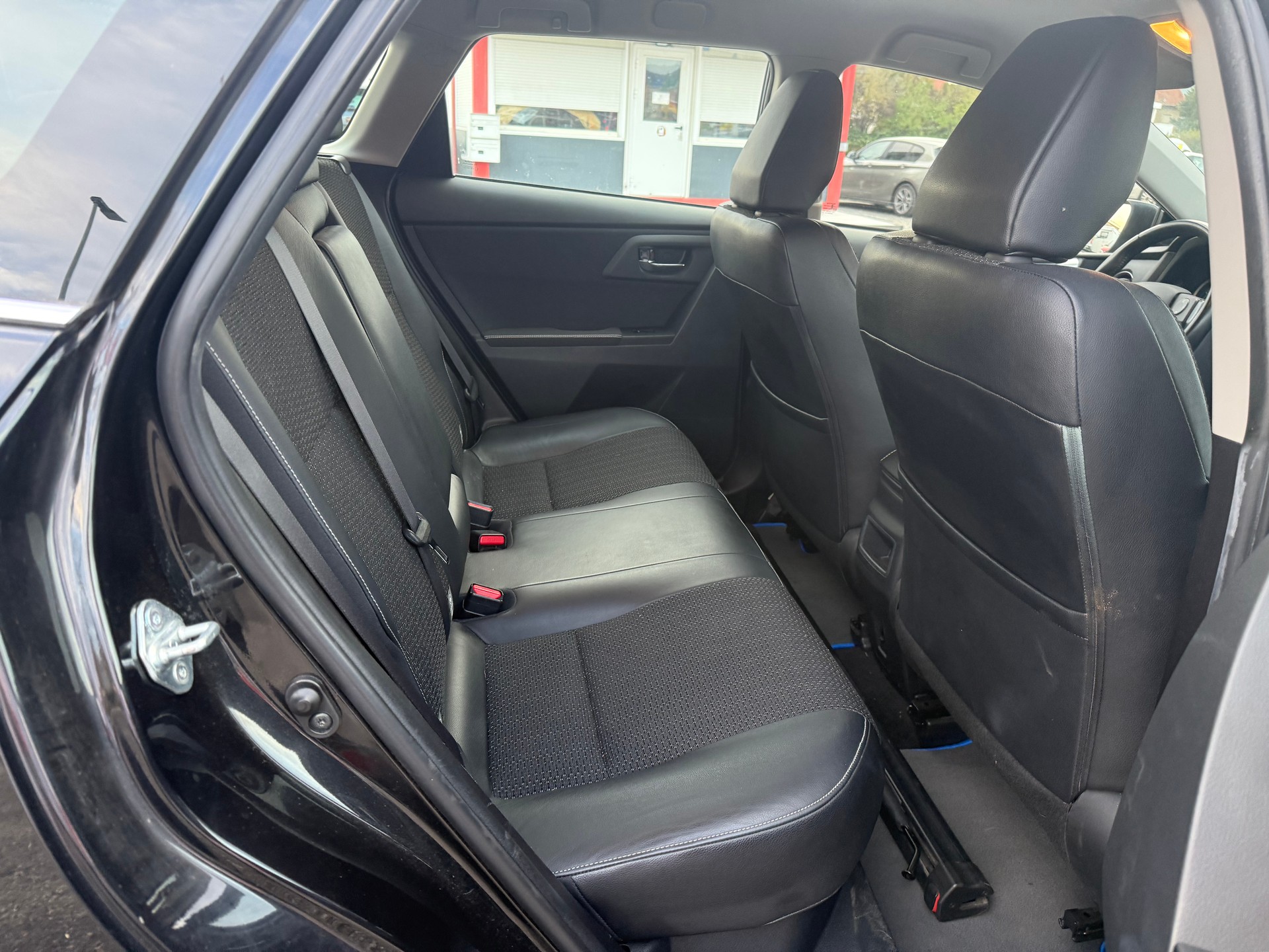 TOYOTA Auris Touring Sports 1.8 16V HSD Linea Sol-image-11