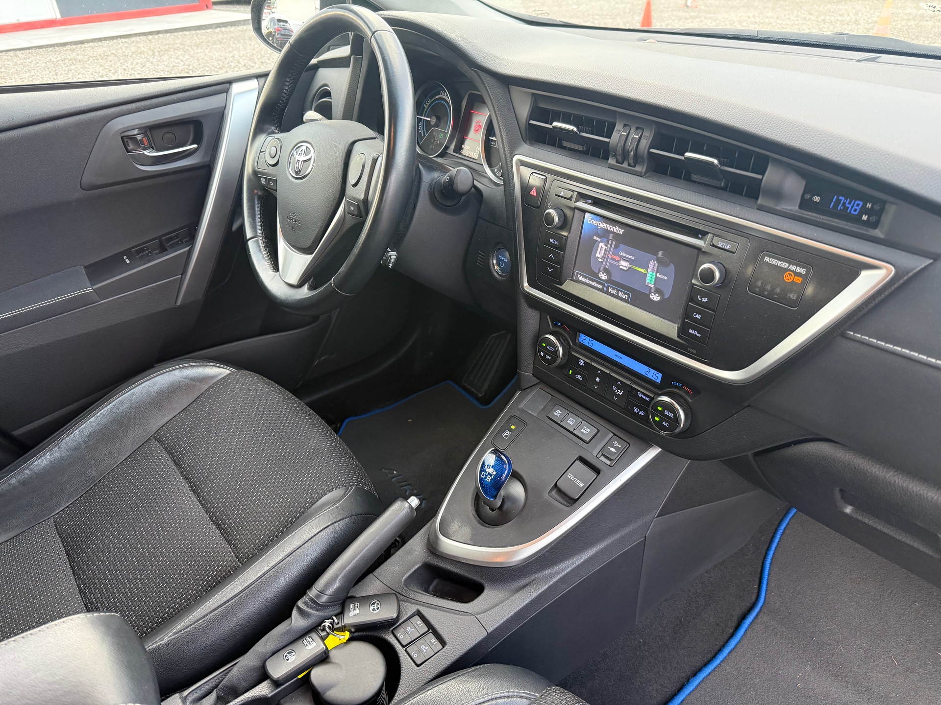 TOYOTA Auris Touring Sports 1.8 16V HSD Linea Sol-image-9