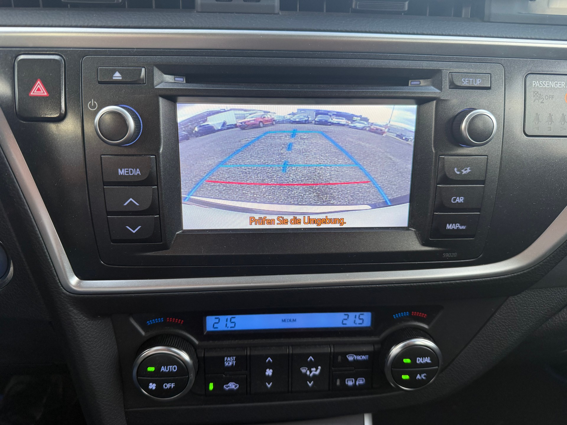 TOYOTA Auris Touring Sports 1.8 16V HSD Linea Sol-image-12