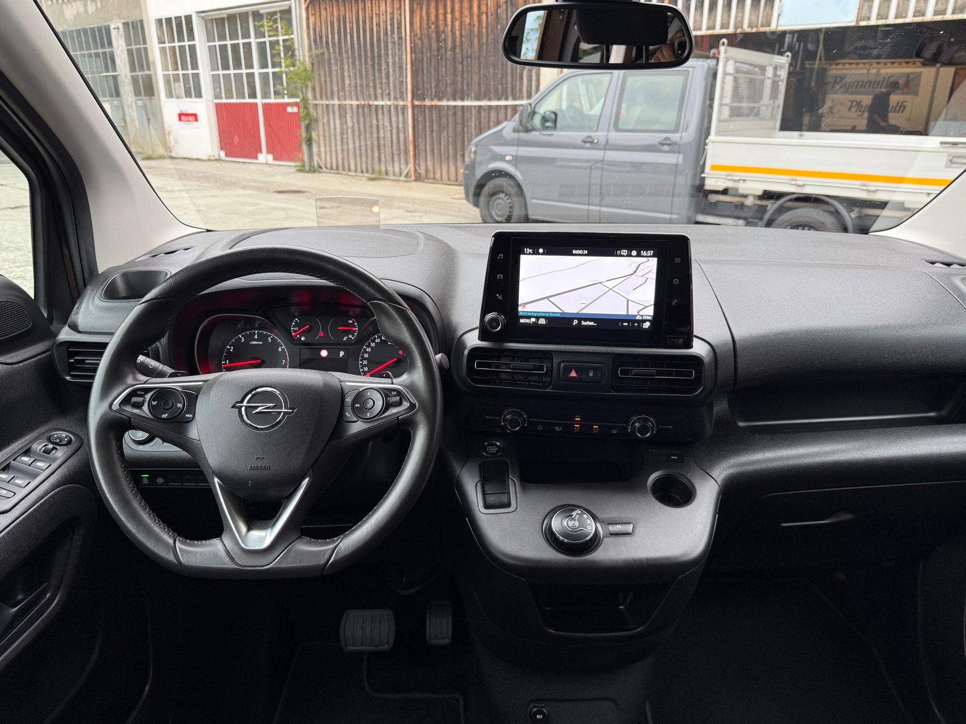 OPEL Combo Life XL 1.2 Edition-image-11